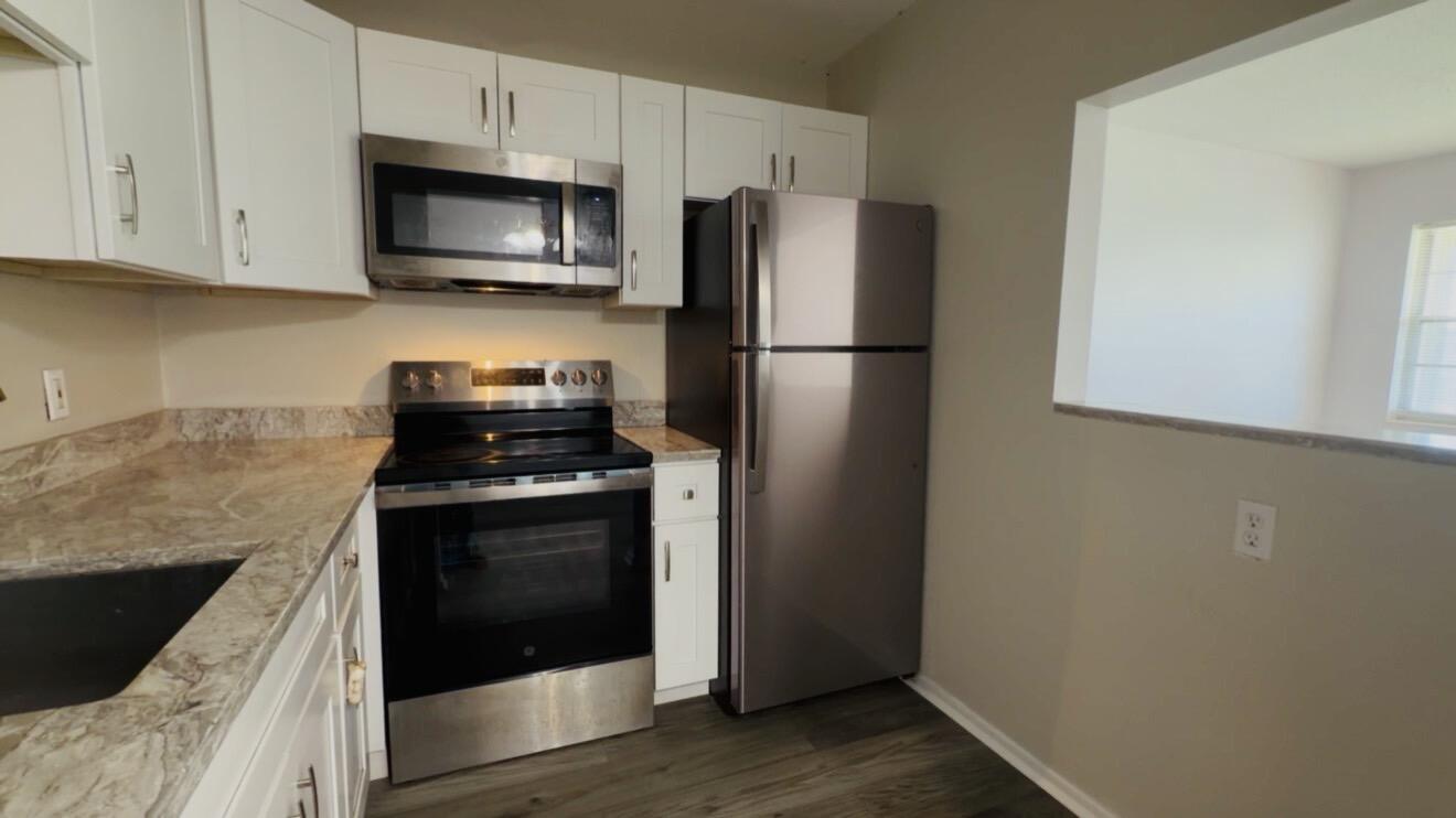 43 Easthampton B Property Photo 8