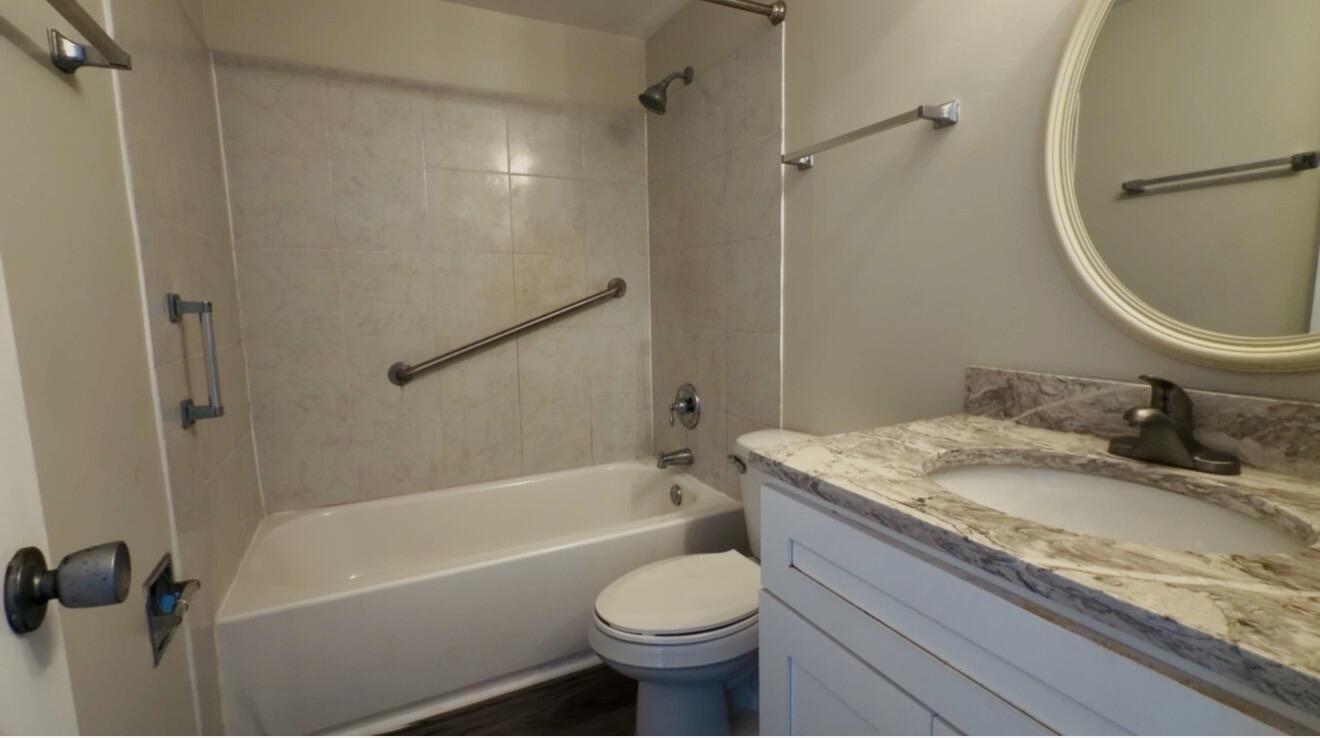 43 Easthampton B Property Photo 9