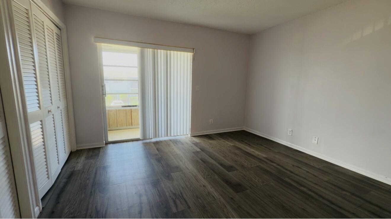 43 Easthampton B Property Photo 11