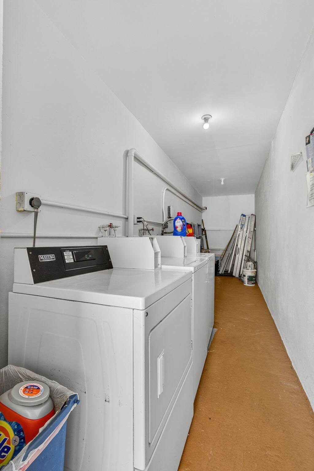 43 Easthampton B Property Photo 23