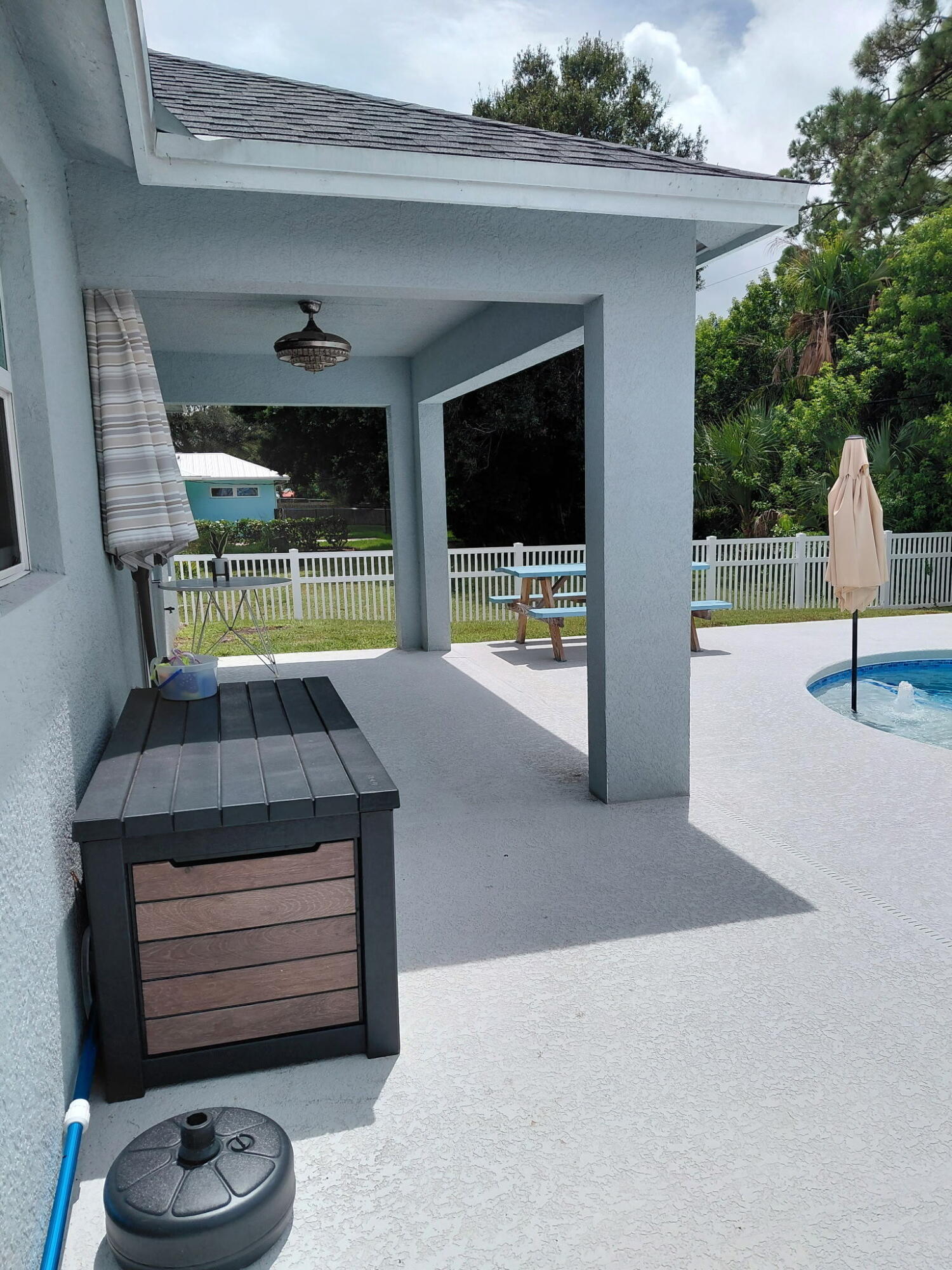 5113 Sunset Boulevard Property Photo 3