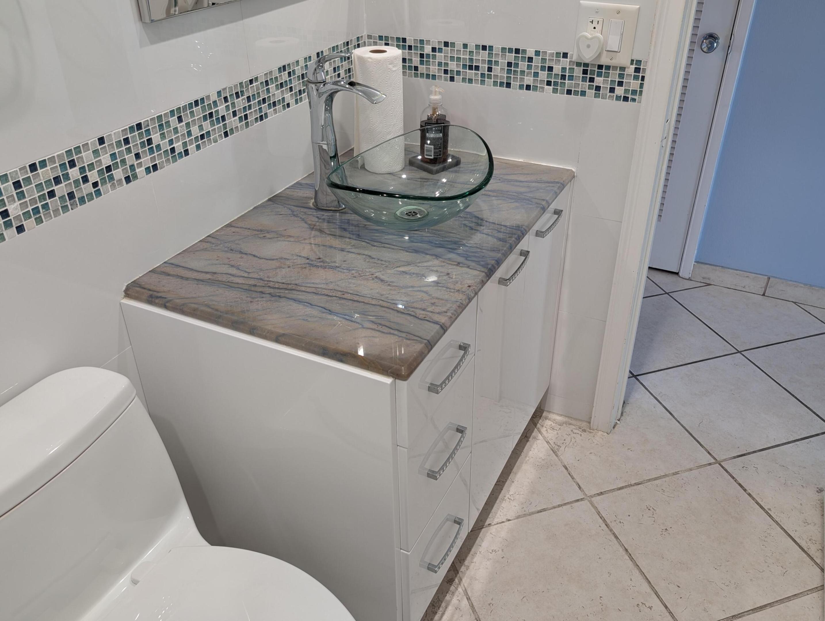 930 Se 9th Avenue 11 Property Photo 14