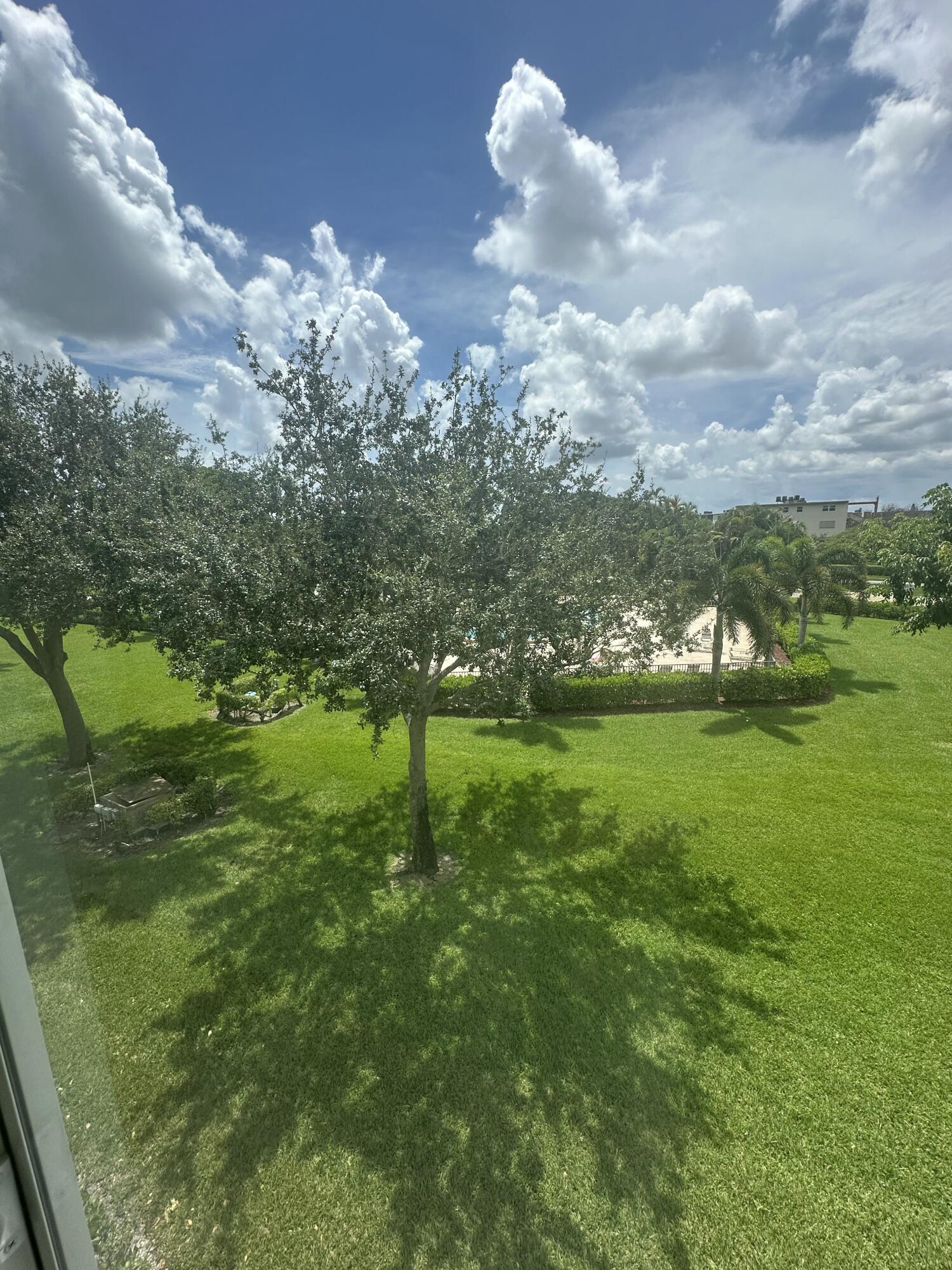 205 MANSFIELD Way E Property Photo 1