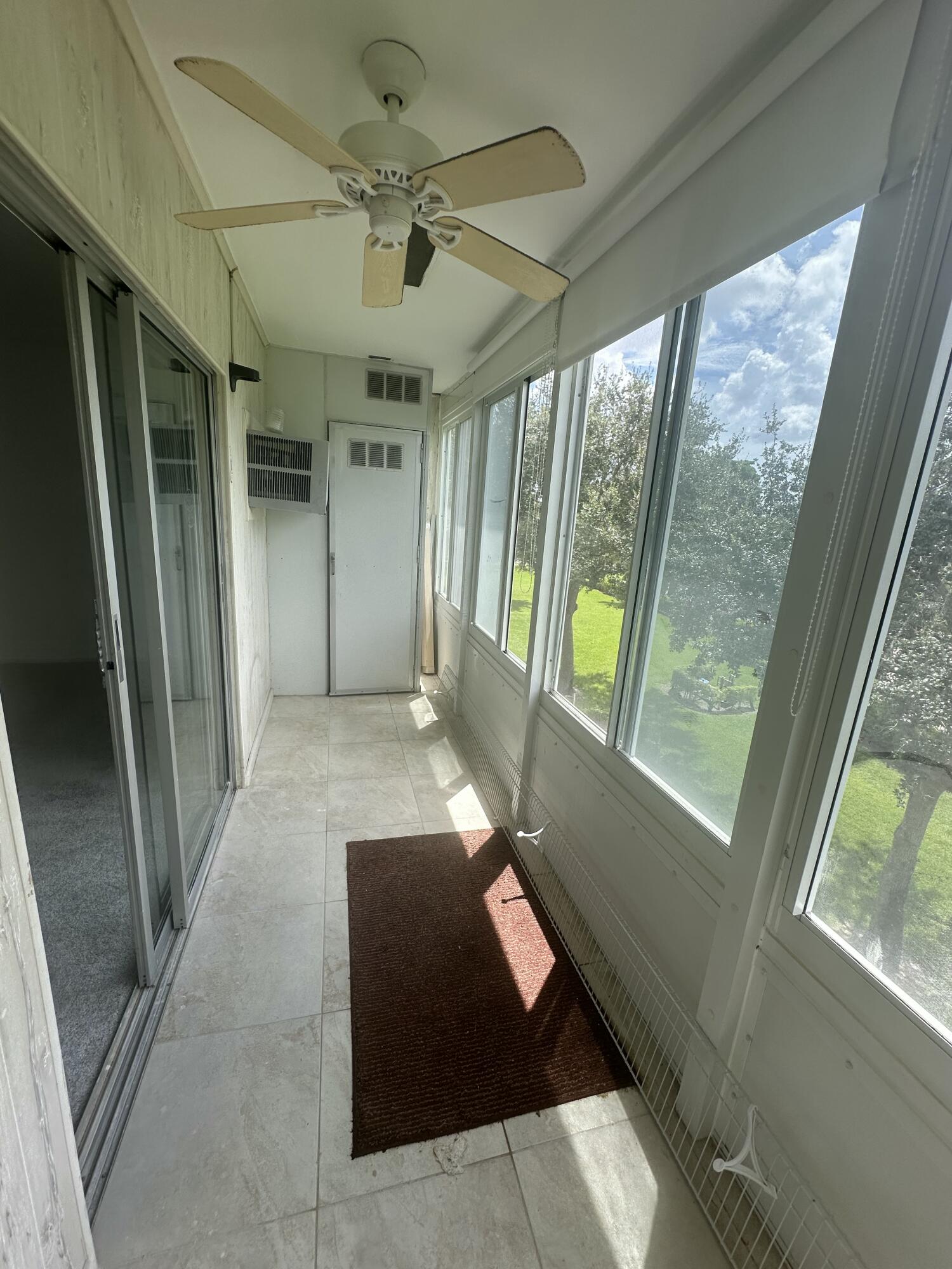205 Mansfield Way E Property Photo 9