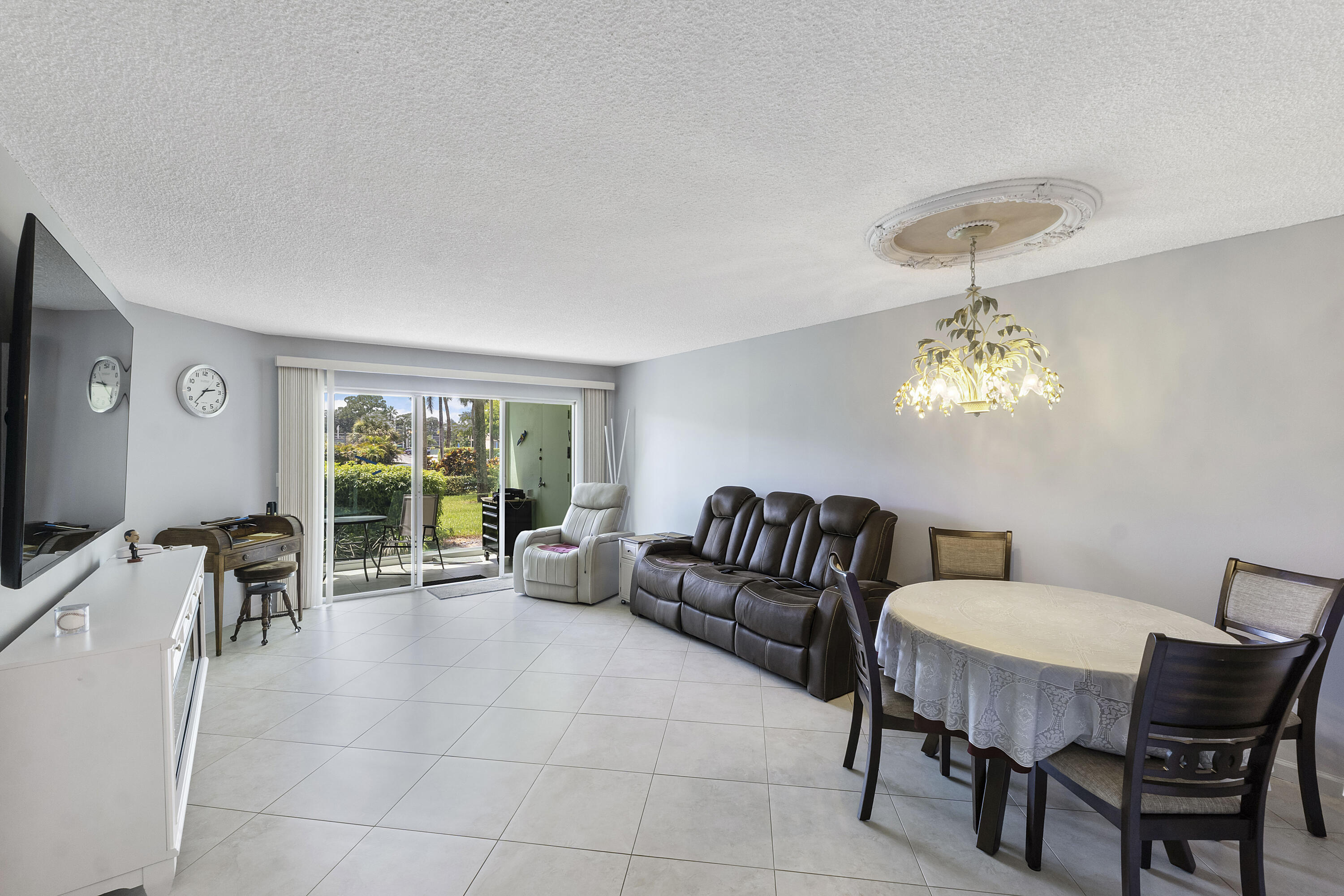 3590 Via Poinciana 107 Property Photo 4