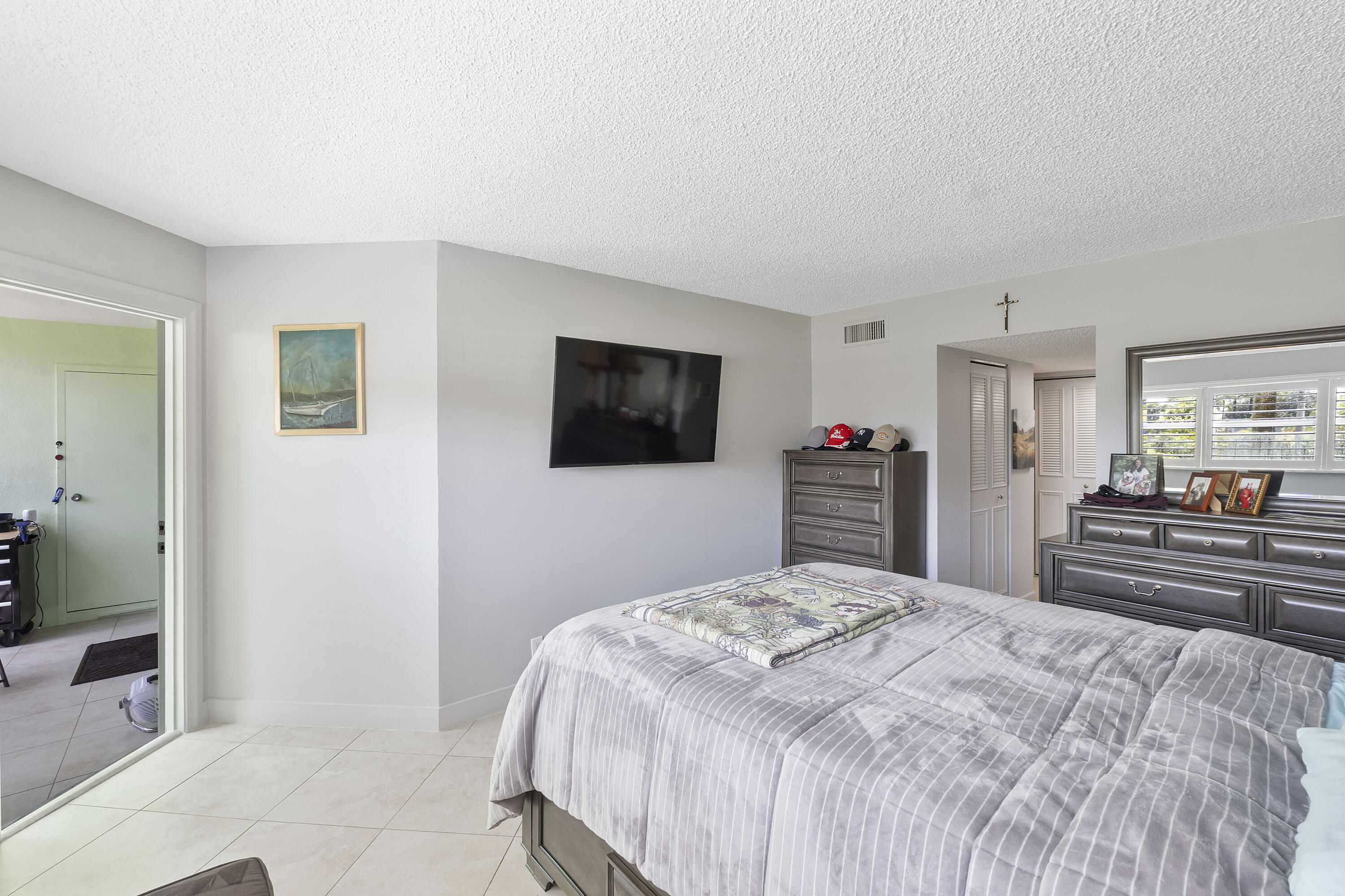 3590 Via Poinciana 107 Property Photo 6