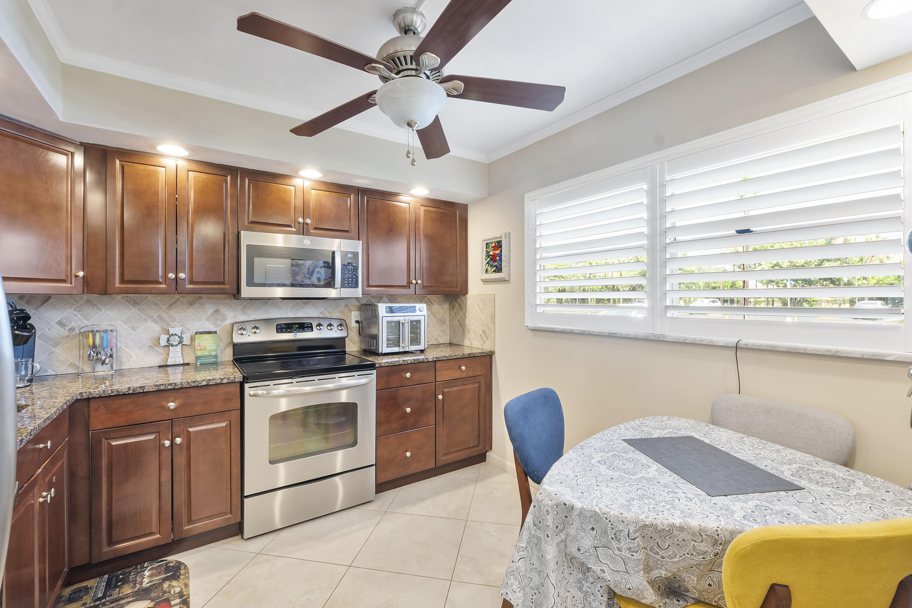 3590 Via Poinciana 107 Property Photo 10