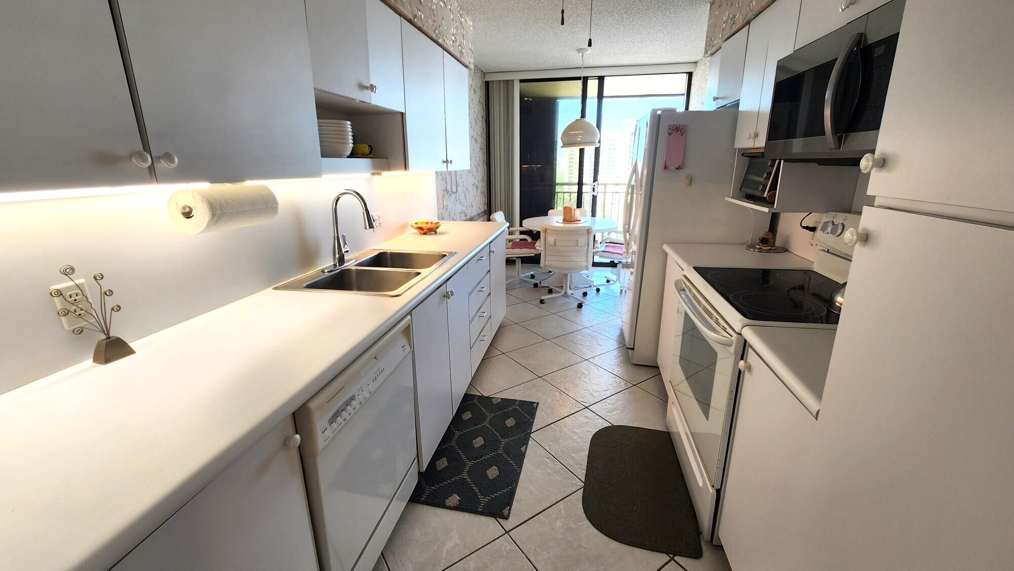 3400 N Ocean Drive 1703 Property Photo 12
