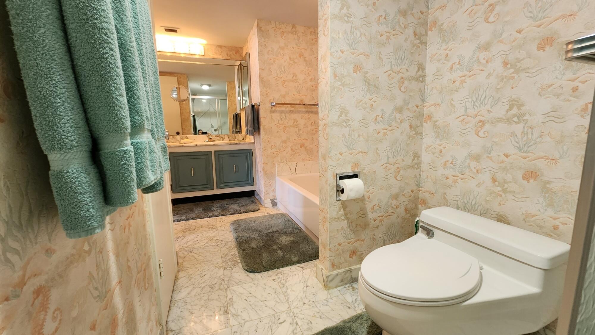 3400 N Ocean Drive 1703 Property Photo 20