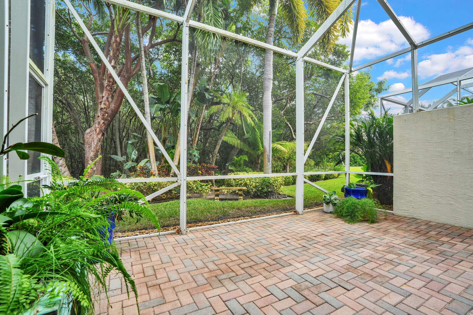 735 Cable Beach Lane Property Photo 29
