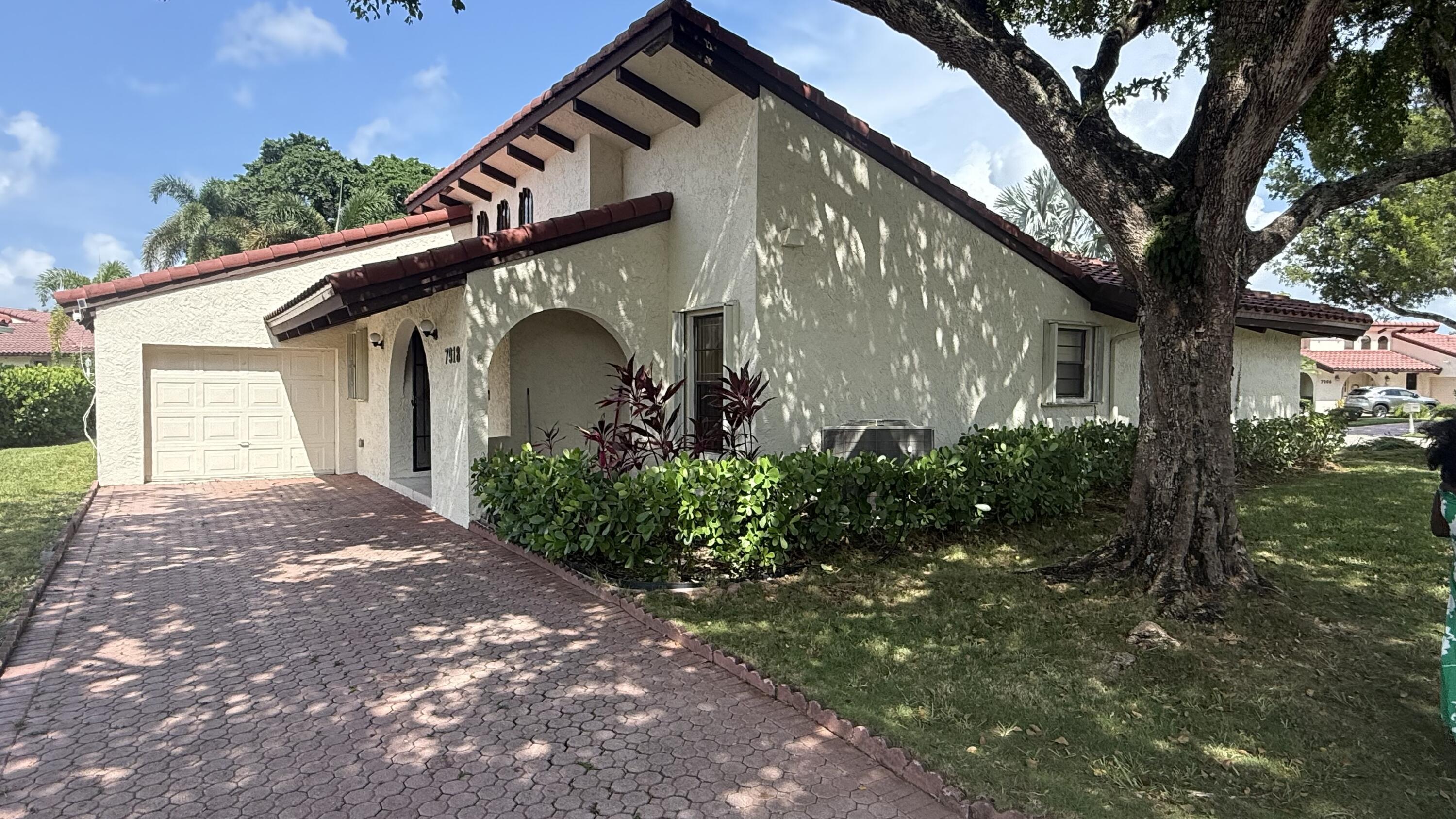 7918 Hibiscus Circle 59 Property Photo 2
