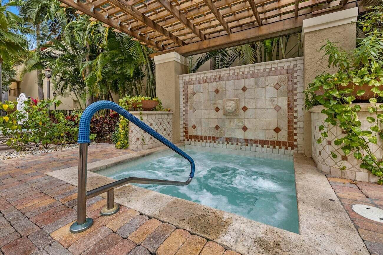 651 Okeechobee Boulevard 705 Property Photo 4