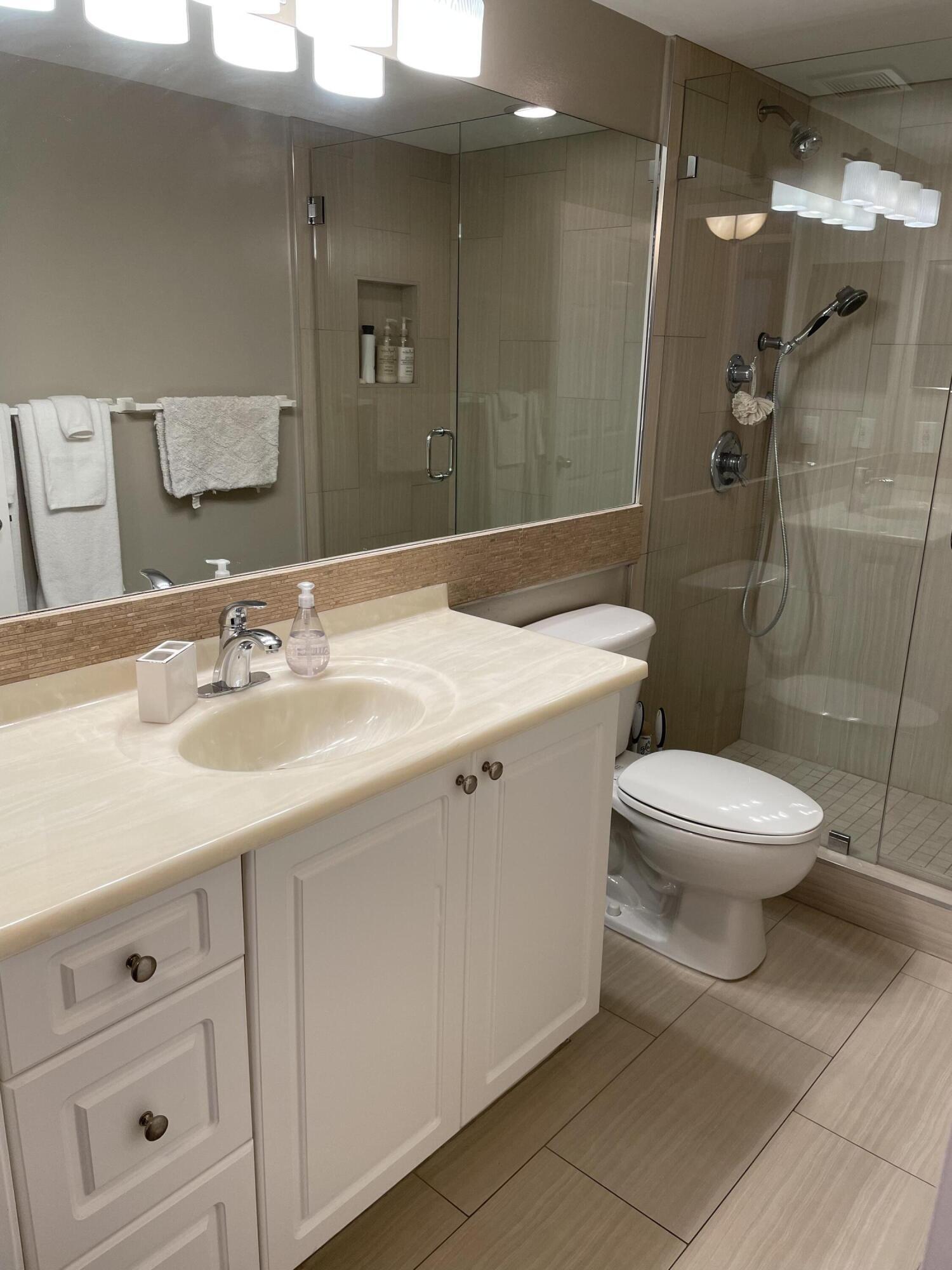 651 Okeechobee Boulevard 705 Property Photo 18