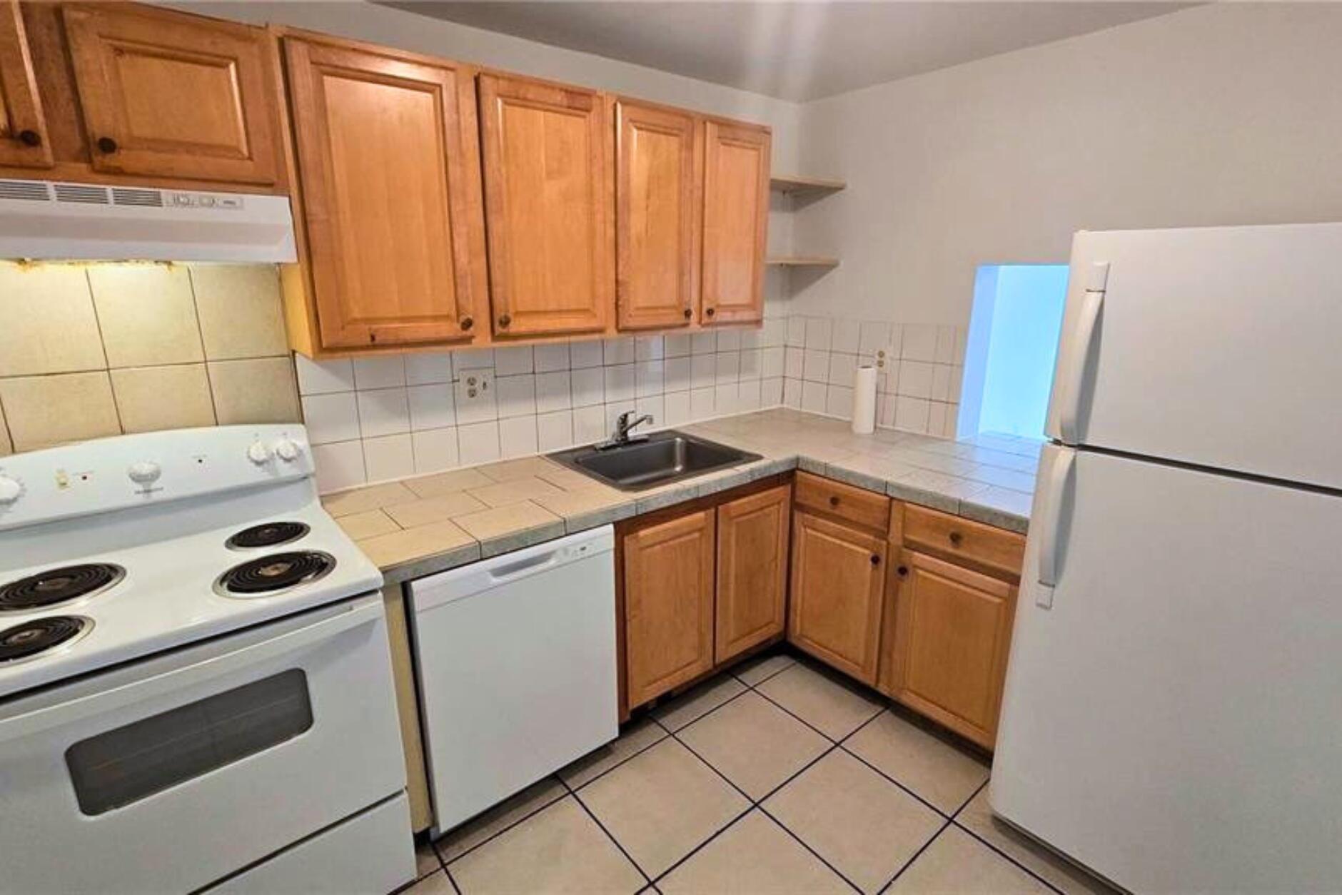7801 Colony Circle S 106 Property Photo 5