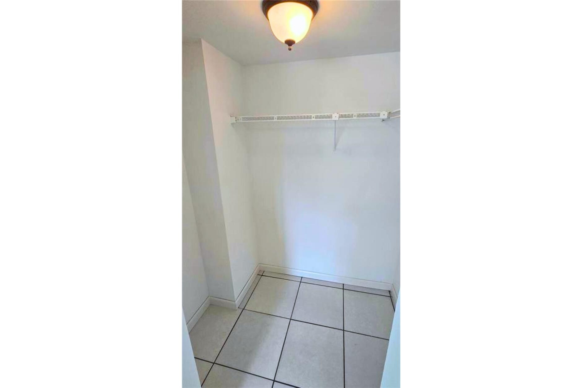 7801 Colony Circle S 106 Property Photo 10