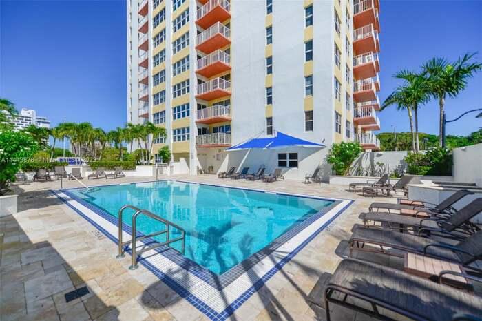 3000 E Sunrise Boulevard 17f Property Photo 3