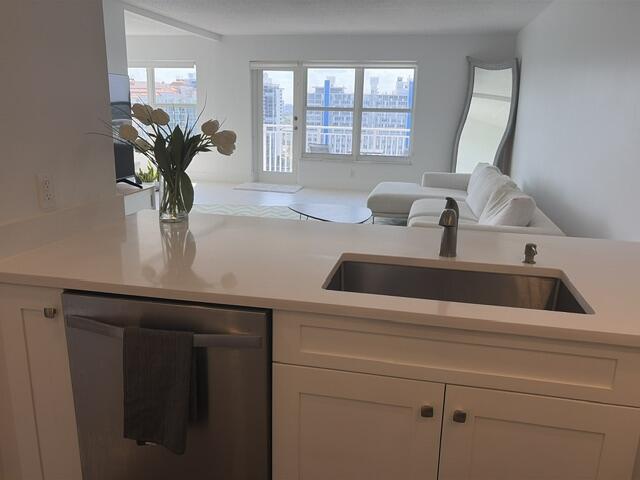3000 E Sunrise Boulevard 17f Property Photo 7