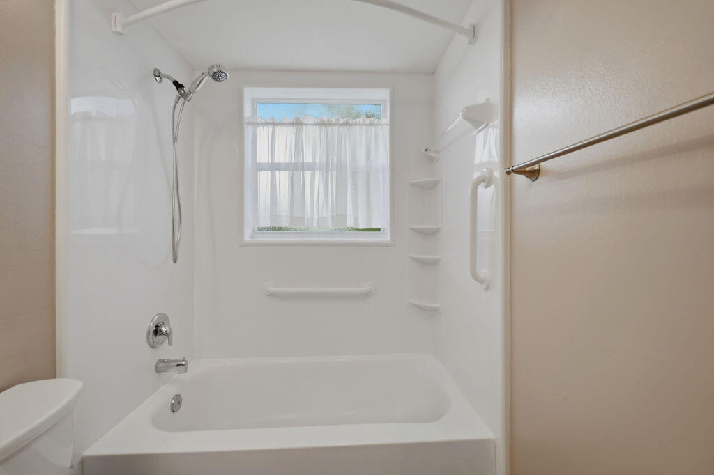 132 Cambridge F 132 Property Photo 10