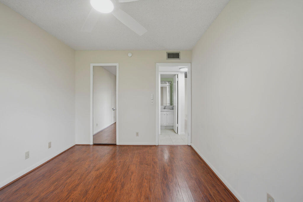 132 Cambridge F 132 Property Photo 15