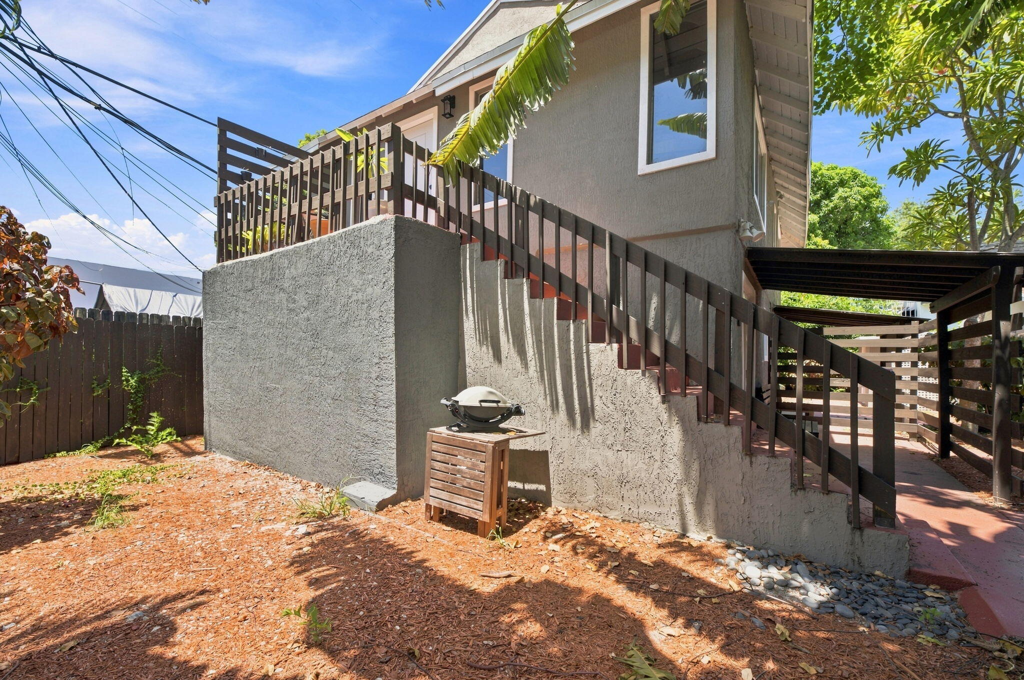 1329 Ne 5th Avenue Property Photo 7