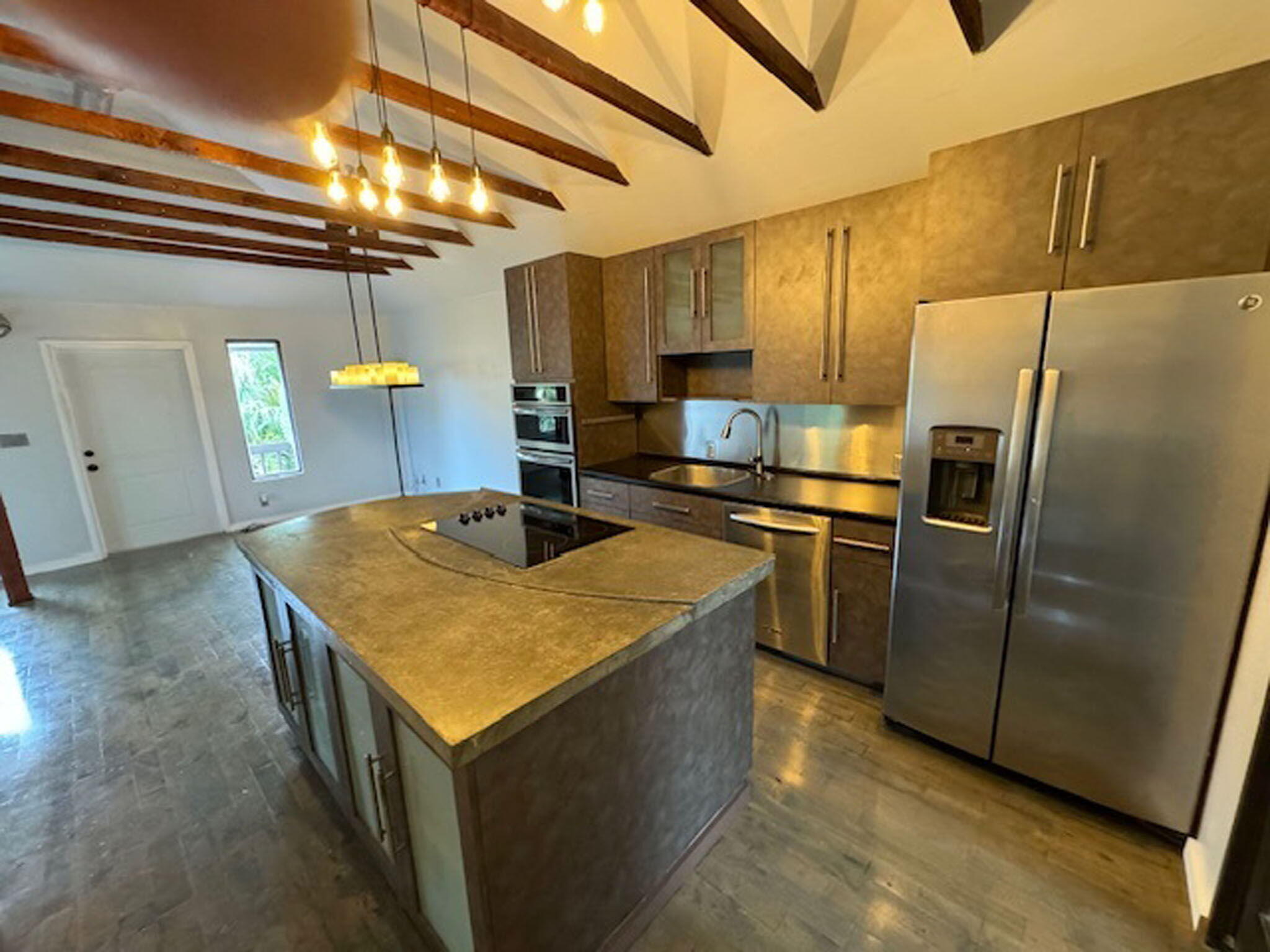 1329 Ne 5th Avenue Property Photo 10