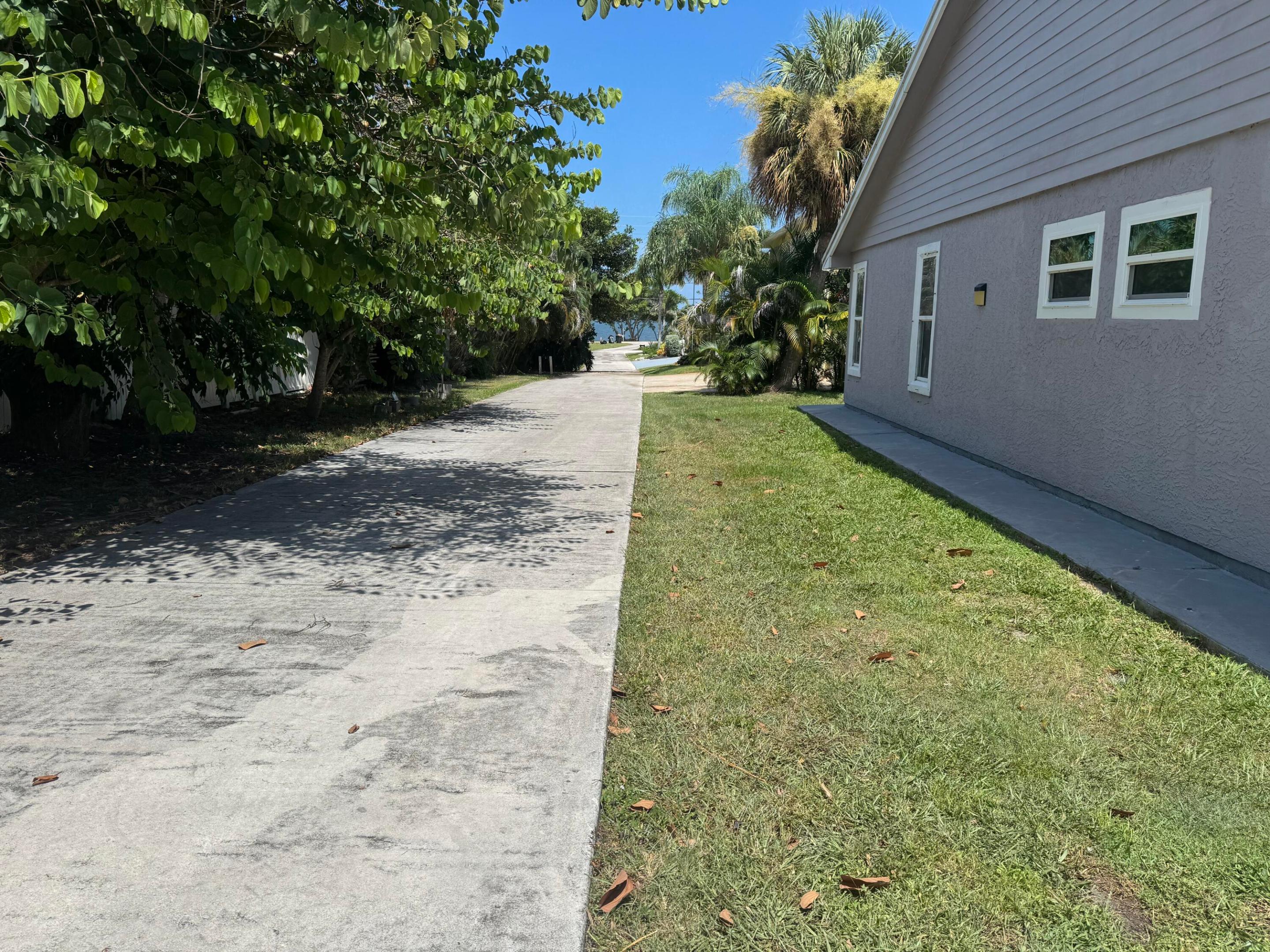 13605 S Indian River Drive Property Photo 4