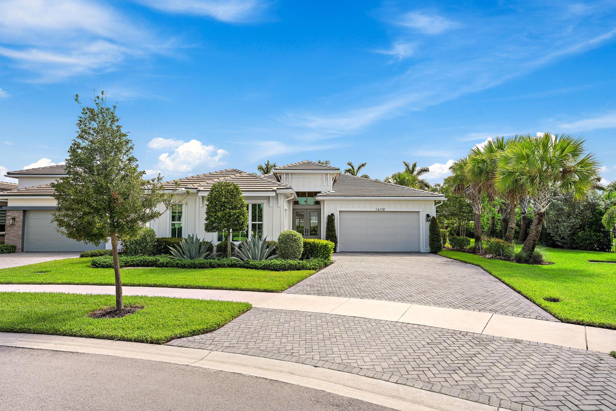 12176 Waterstone Circle Property Photo 4