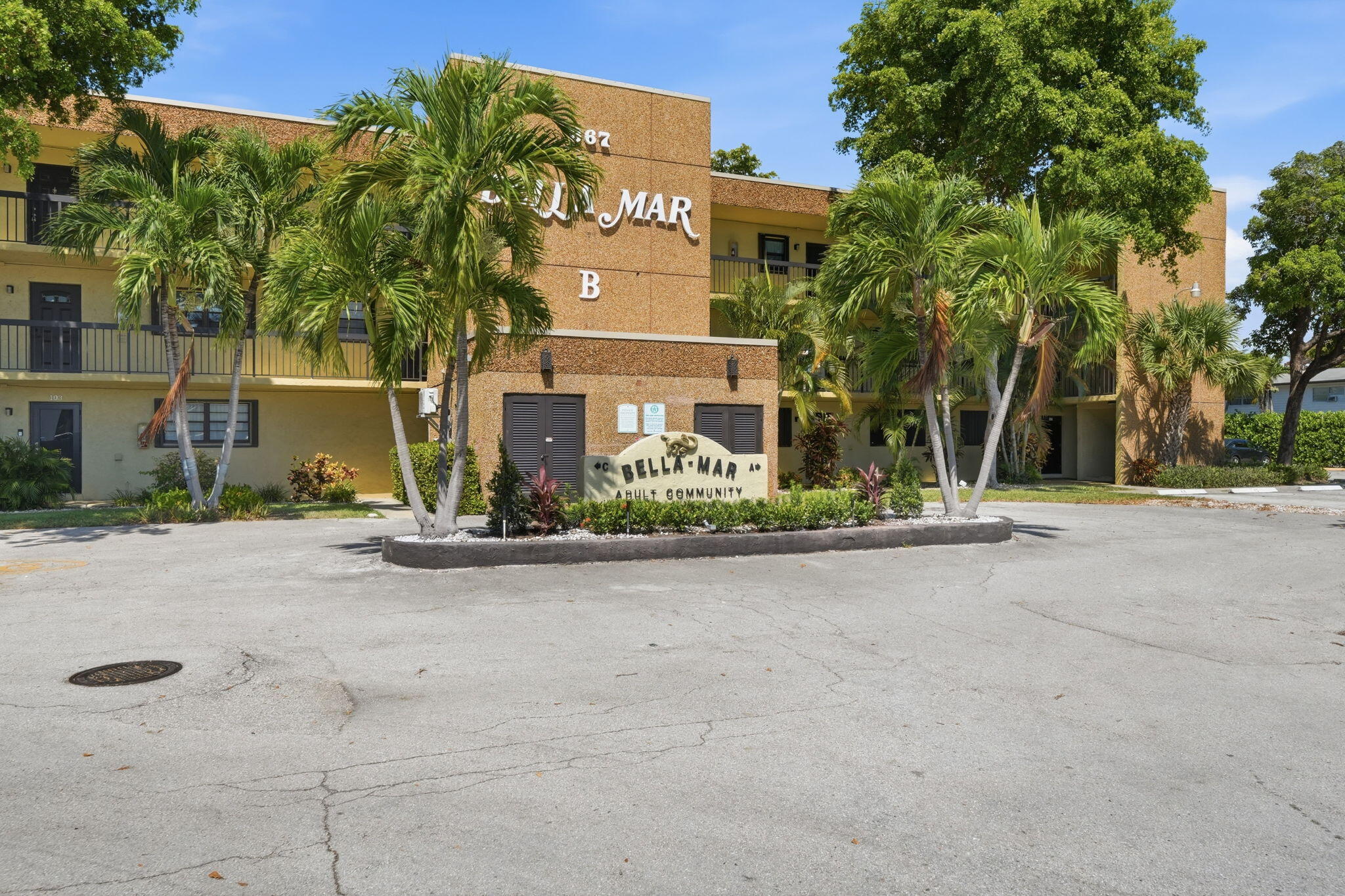 367 S Federal Highway A209 Property Photo 1