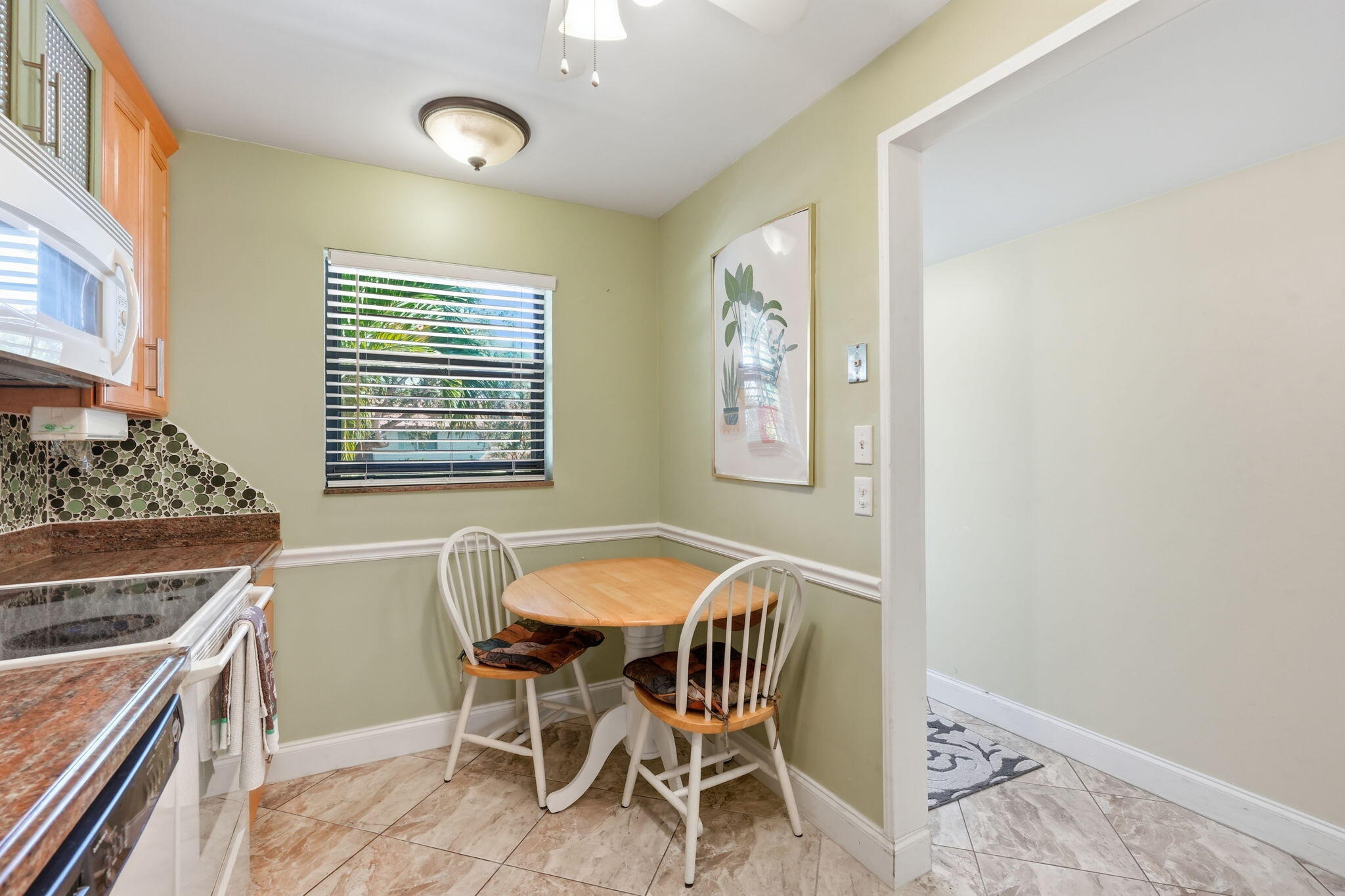367 S Federal Highway A209 Property Photo 6