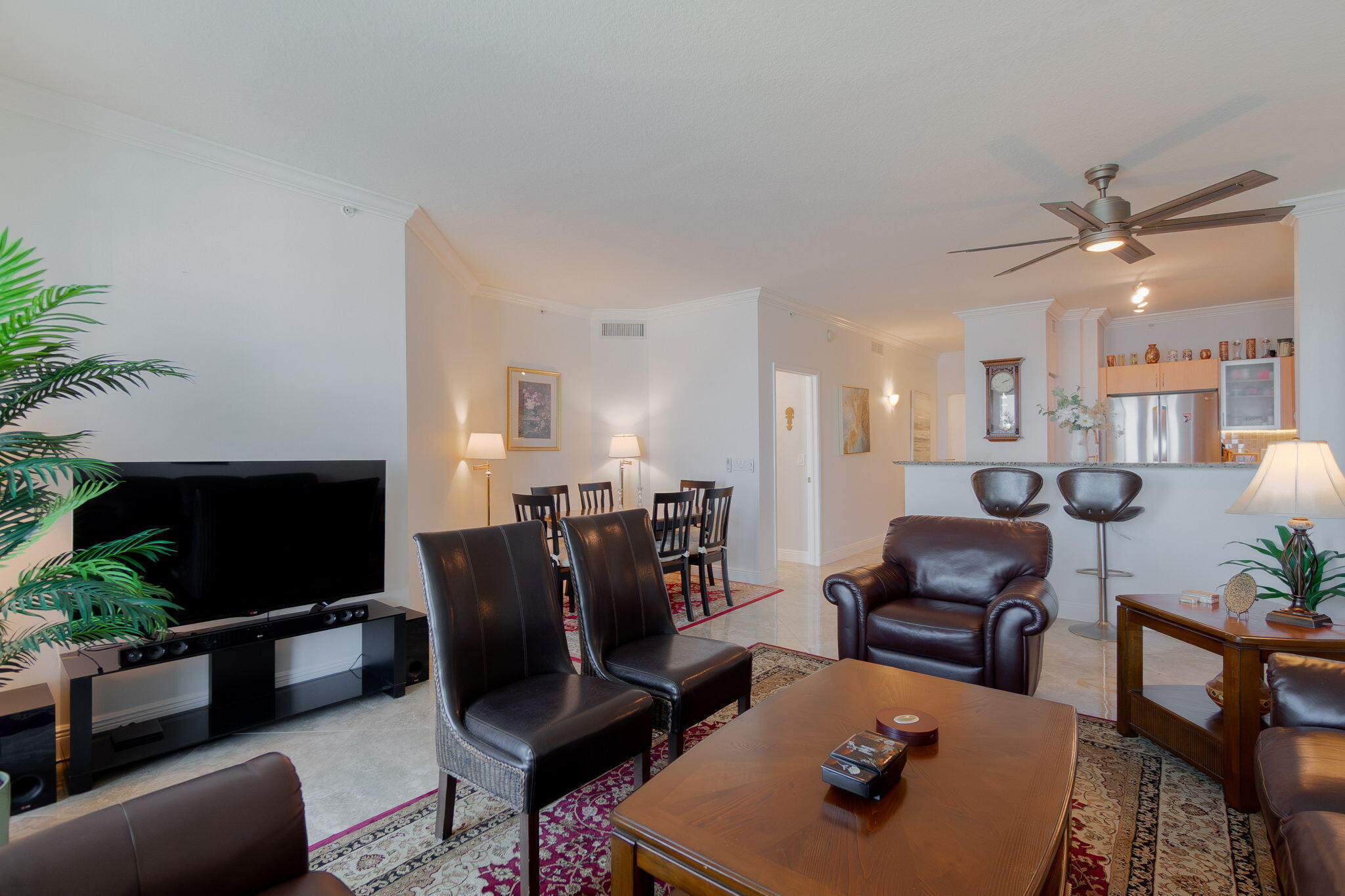 806 E Windward Way 524 Property Photo 25