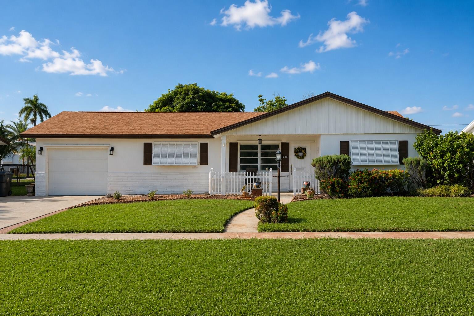 2593 Bahia Road Property Photo 3