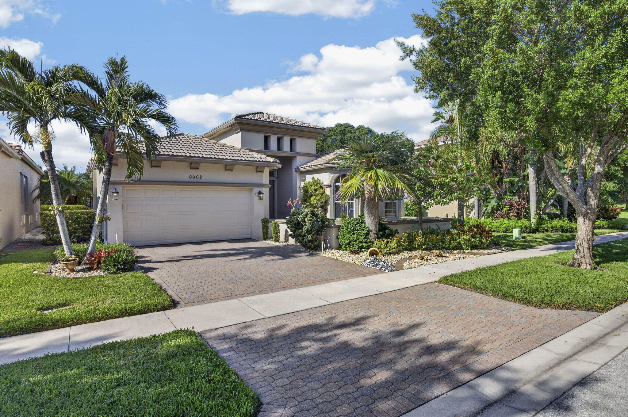 9902 Via Elegante Property Photo 3