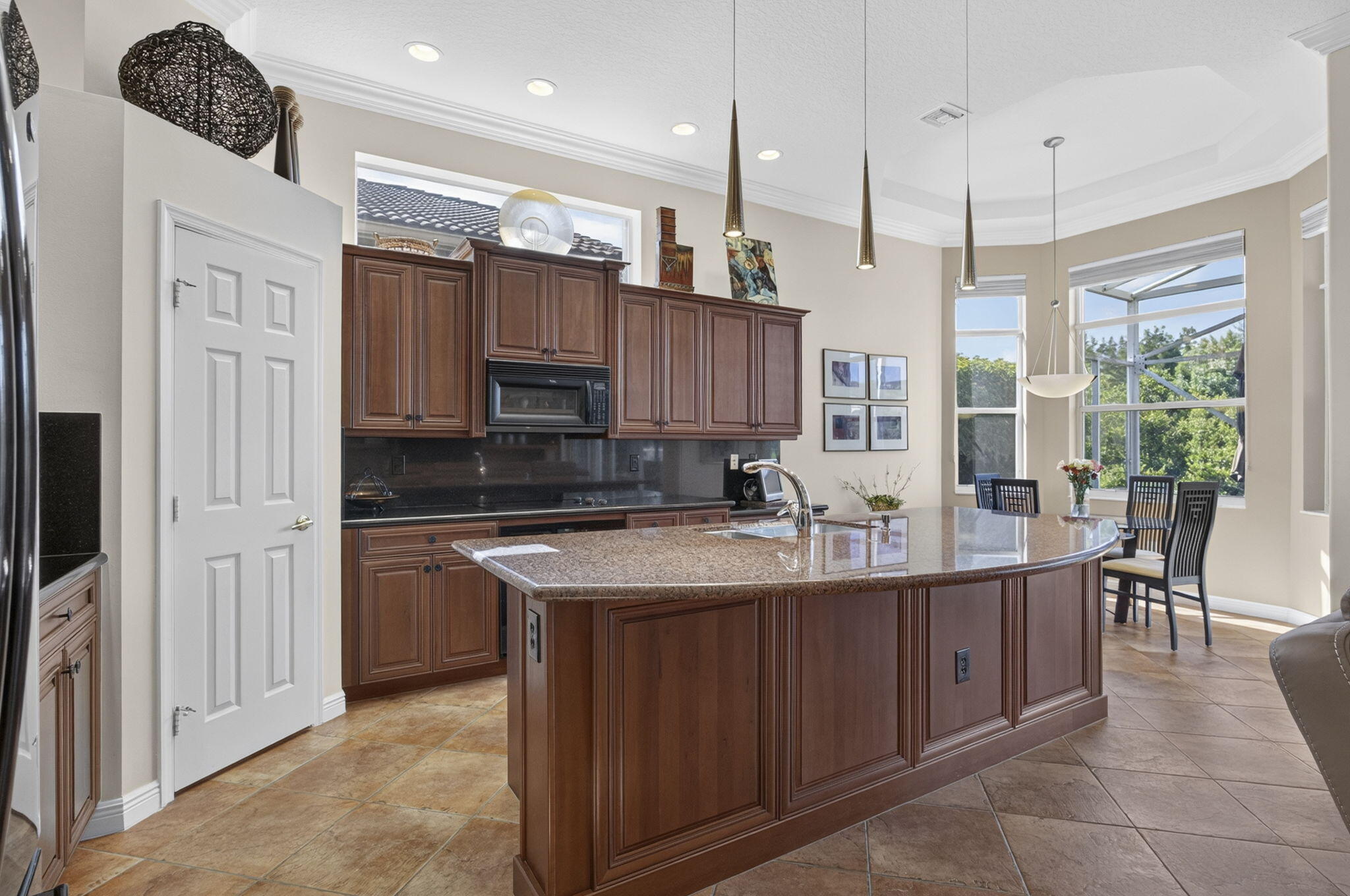 9902 Via Elegante Property Photo 9
