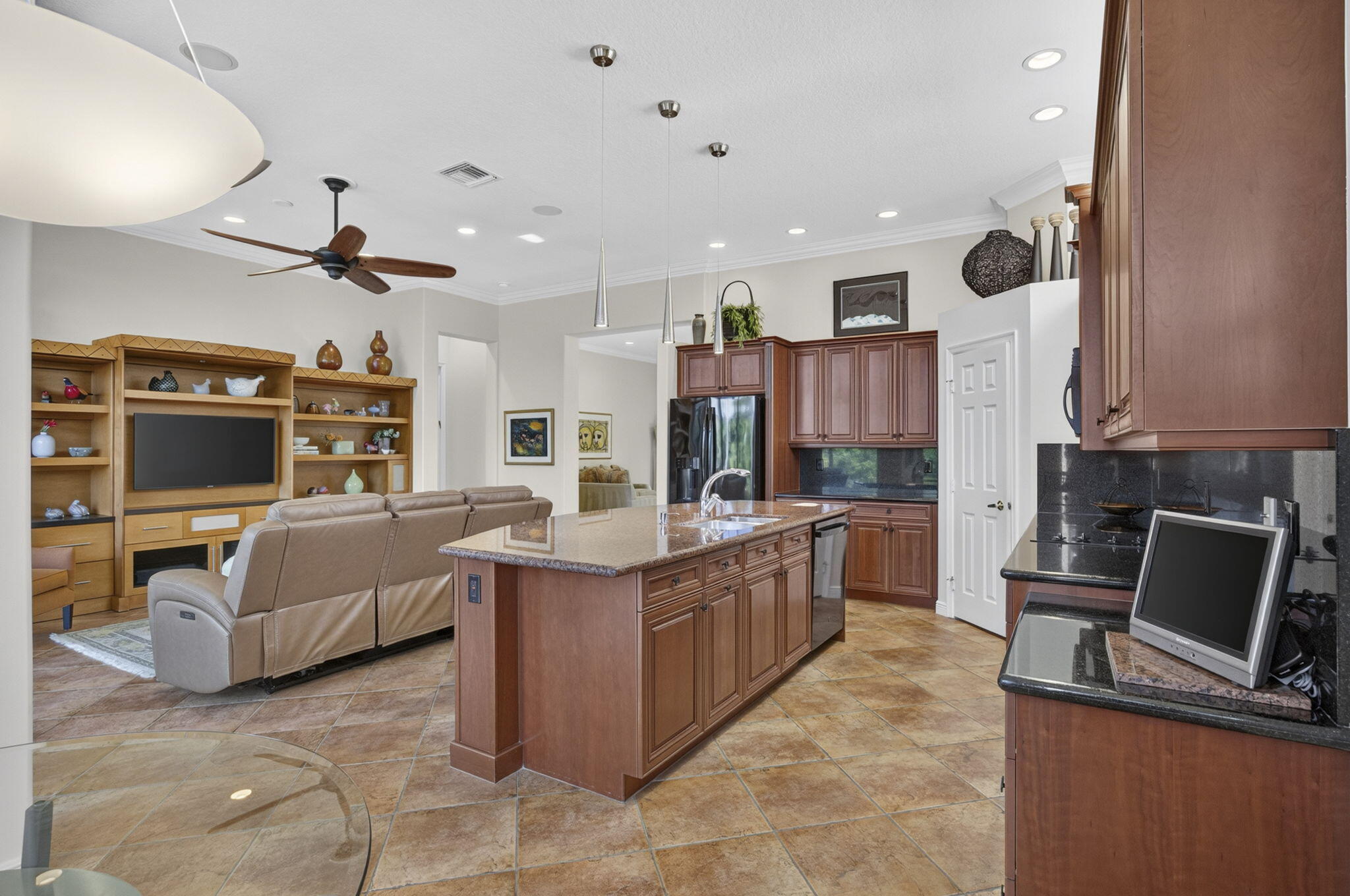 9902 Via Elegante Property Photo 24