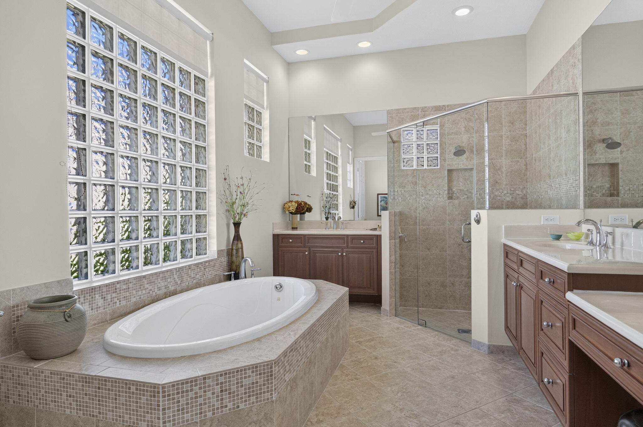 9902 Via Elegante Property Photo 28
