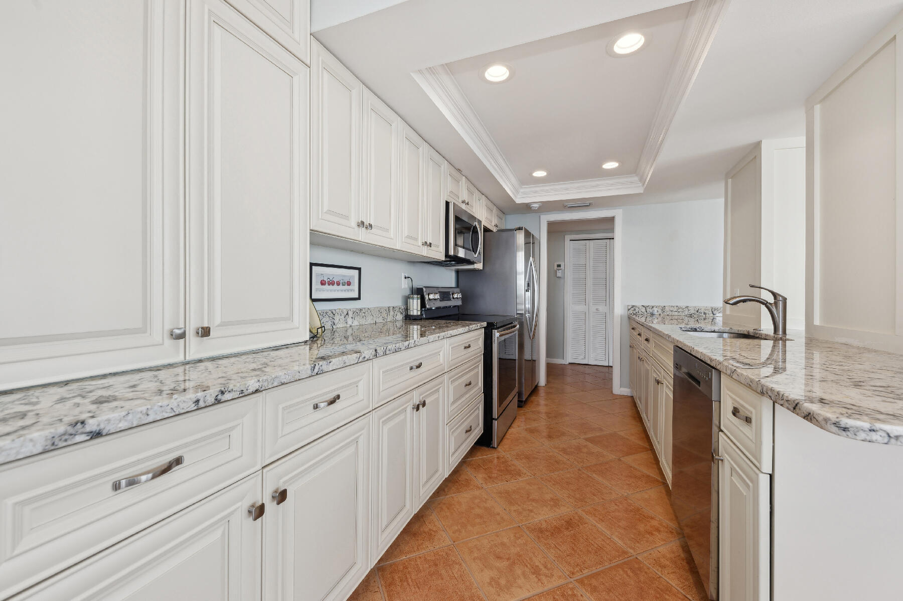 5480 N Ocean Drive B7c Property Photo 6