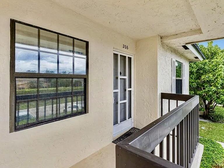 3118 Florida 206-b Property Photo 3