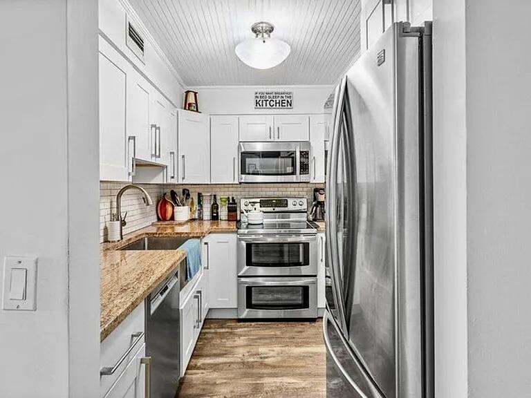 3118 Florida 206-b Property Photo 6