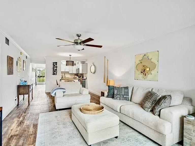 3118 Florida 206-b Property Photo 8