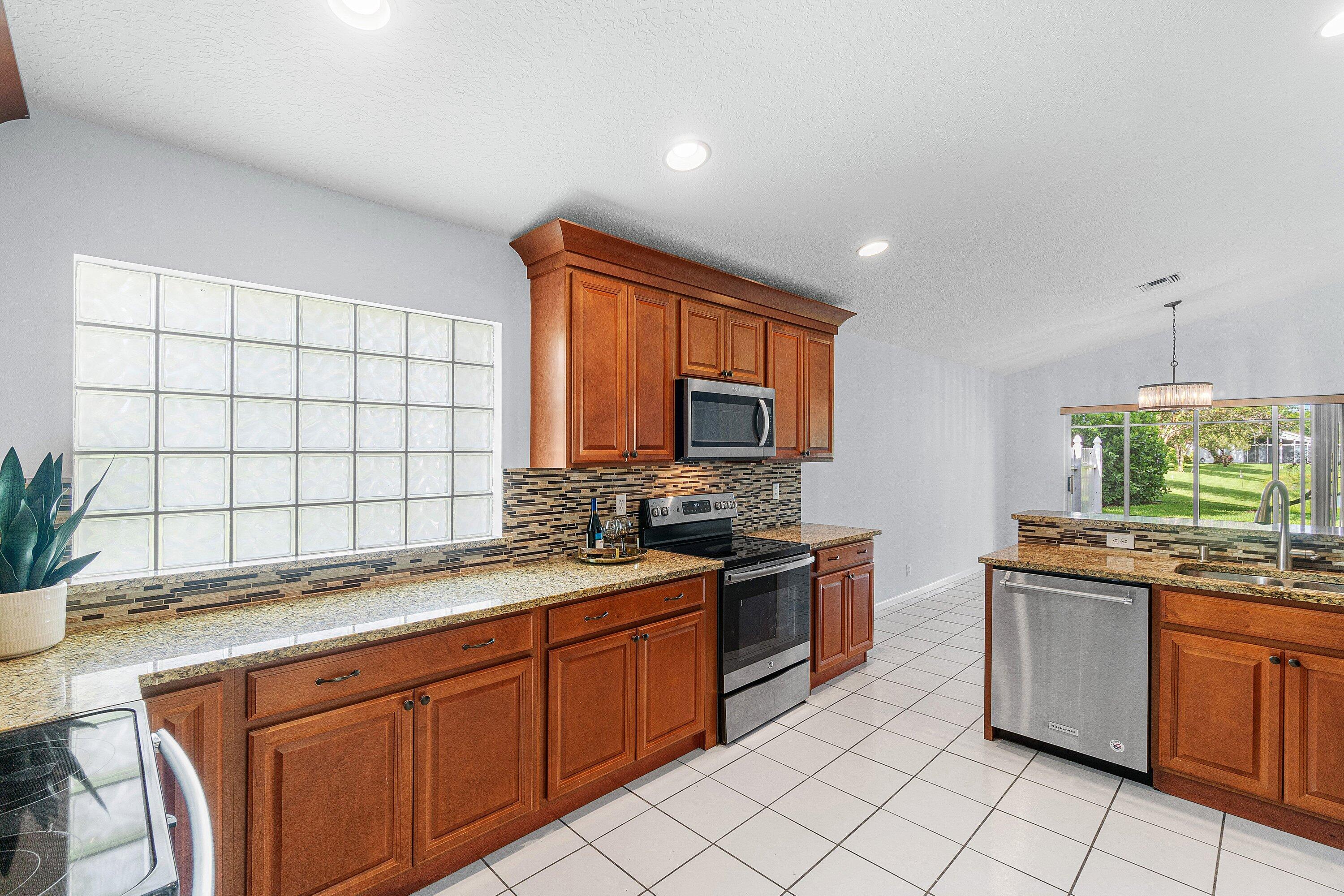 5737 Royal Club Drive Property Photo 13