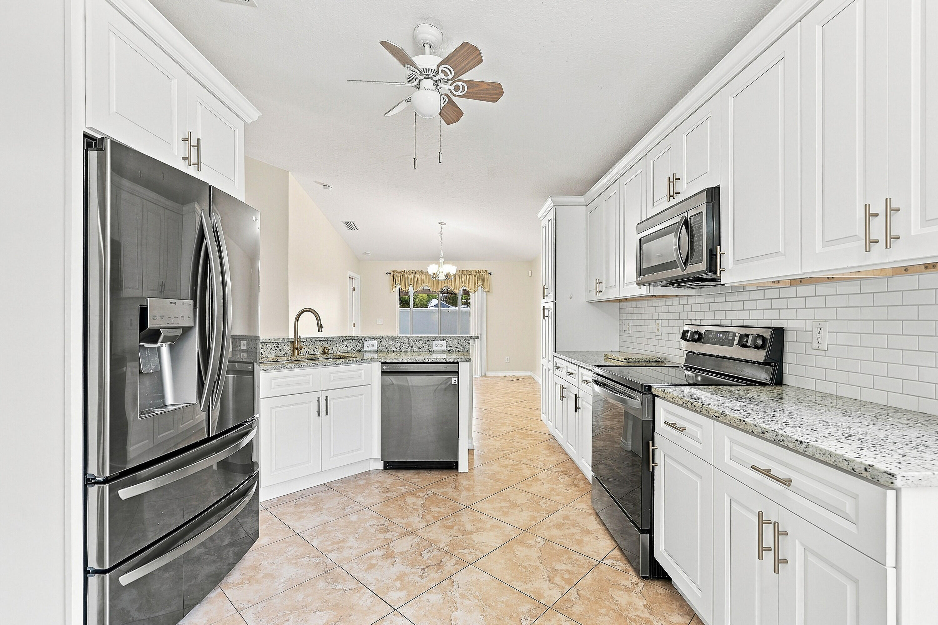 815 Greenleaf Circle Property Photo 11