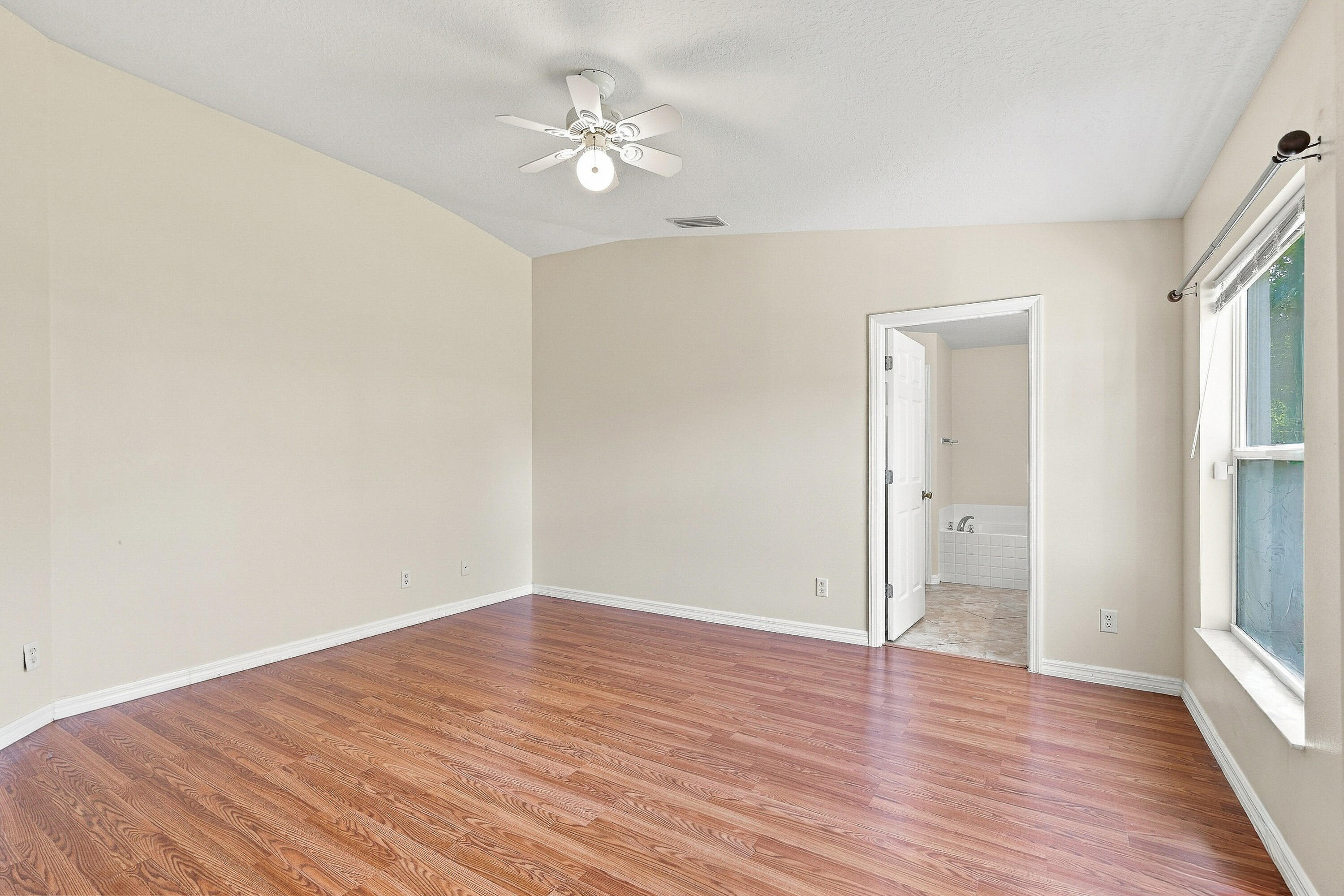 815 Greenleaf Circle Property Photo 15