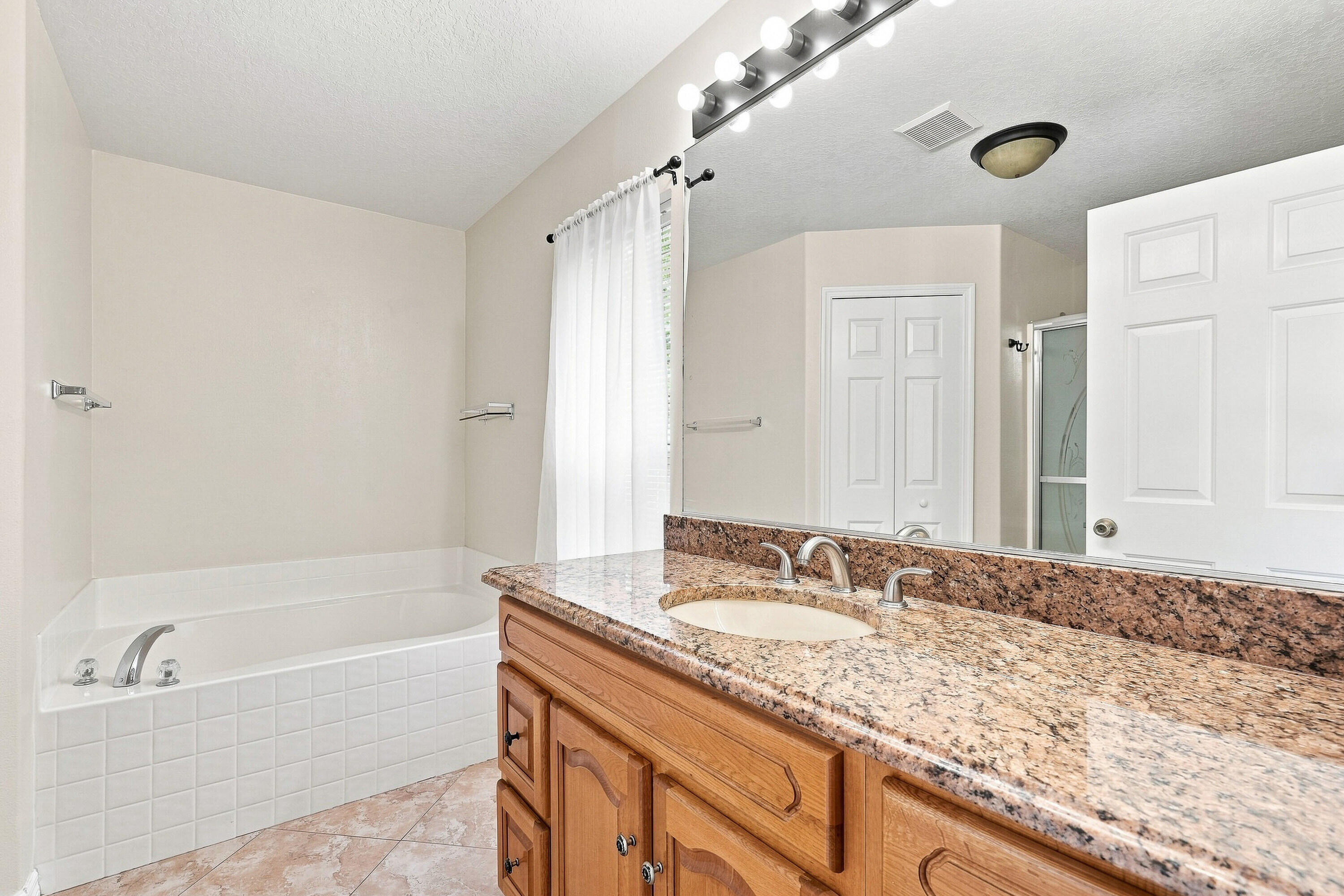815 Greenleaf Circle Property Photo 18