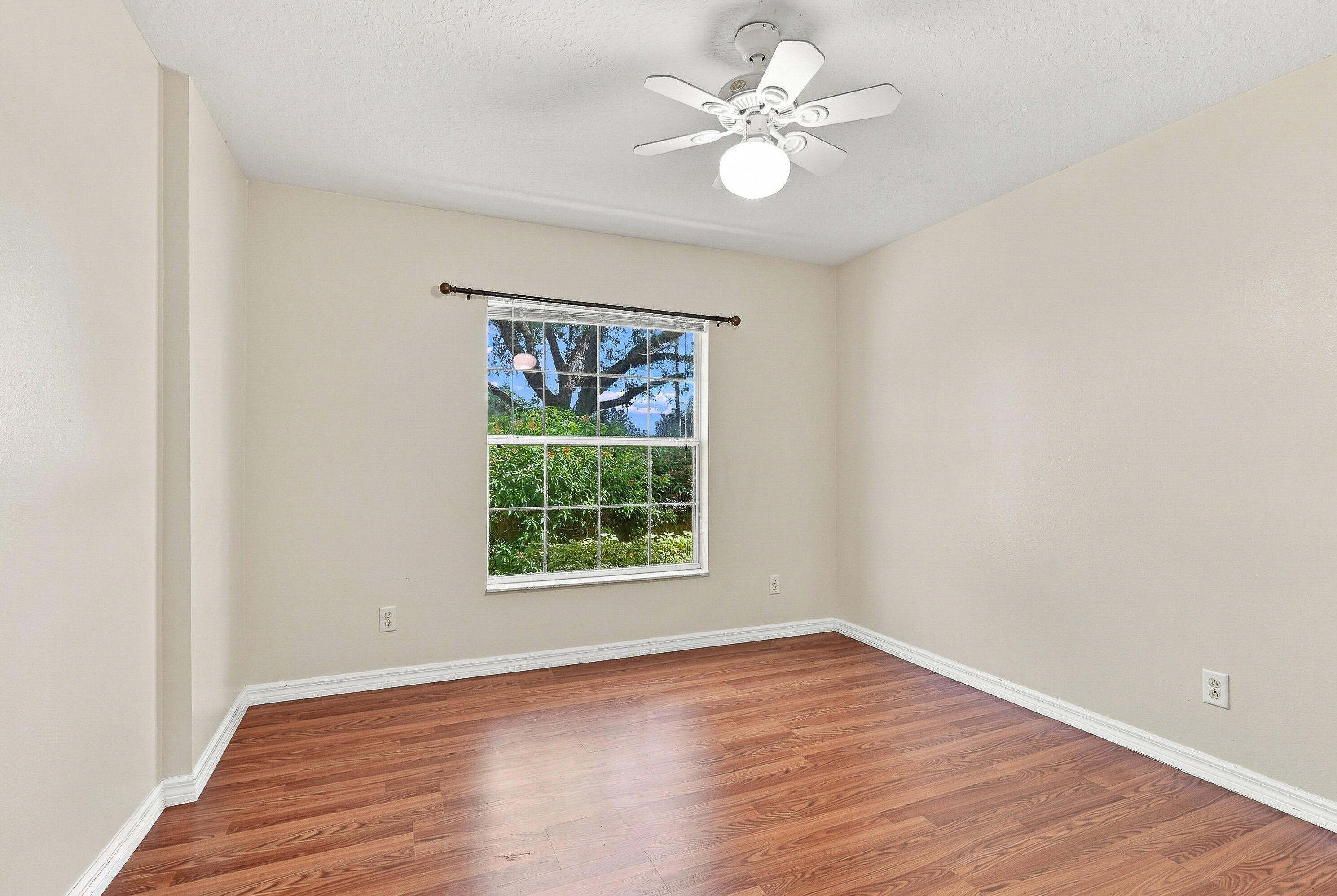 815 Greenleaf Circle Property Photo 20