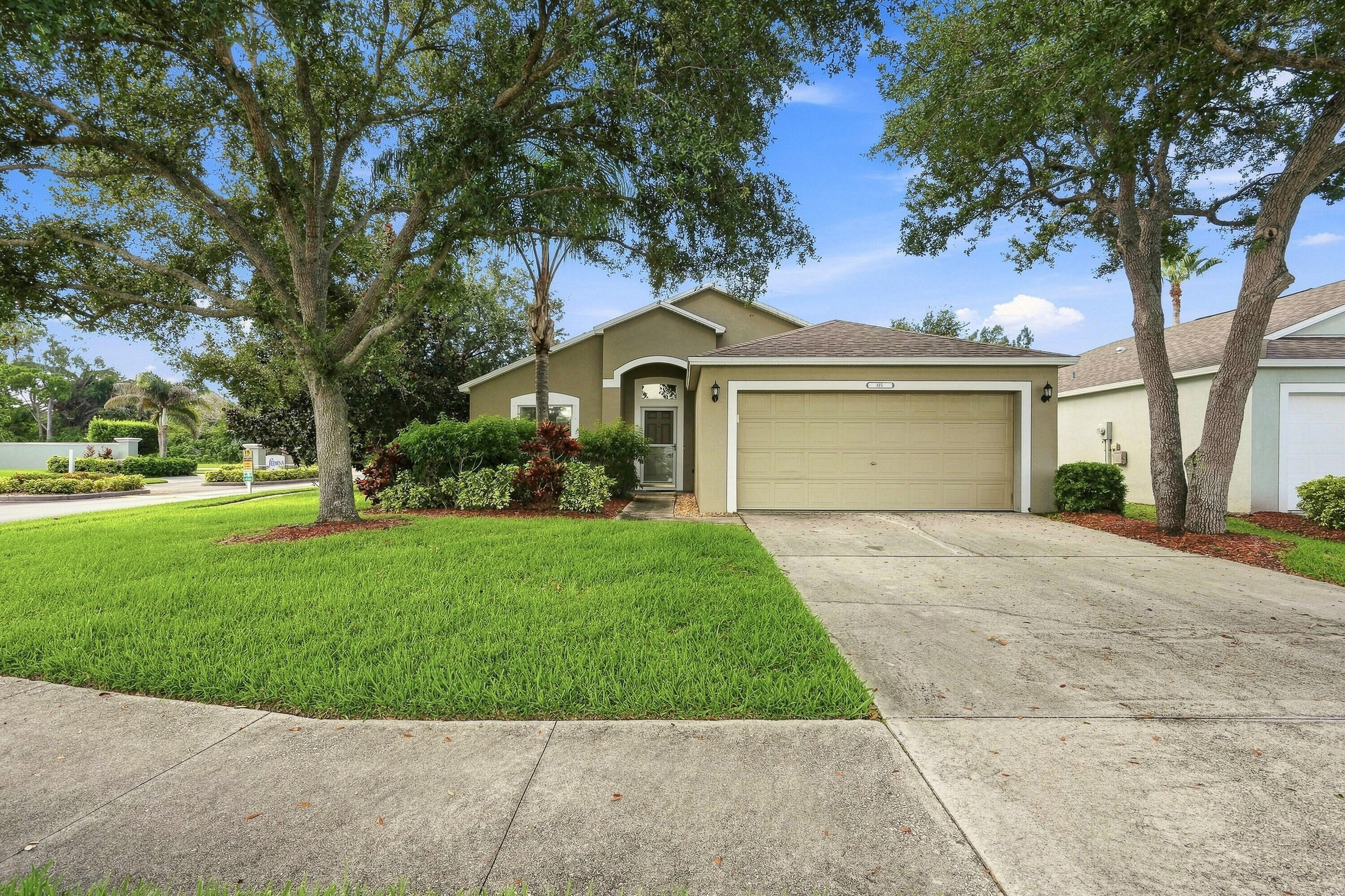 815 Greenleaf Circle Property Photo 29