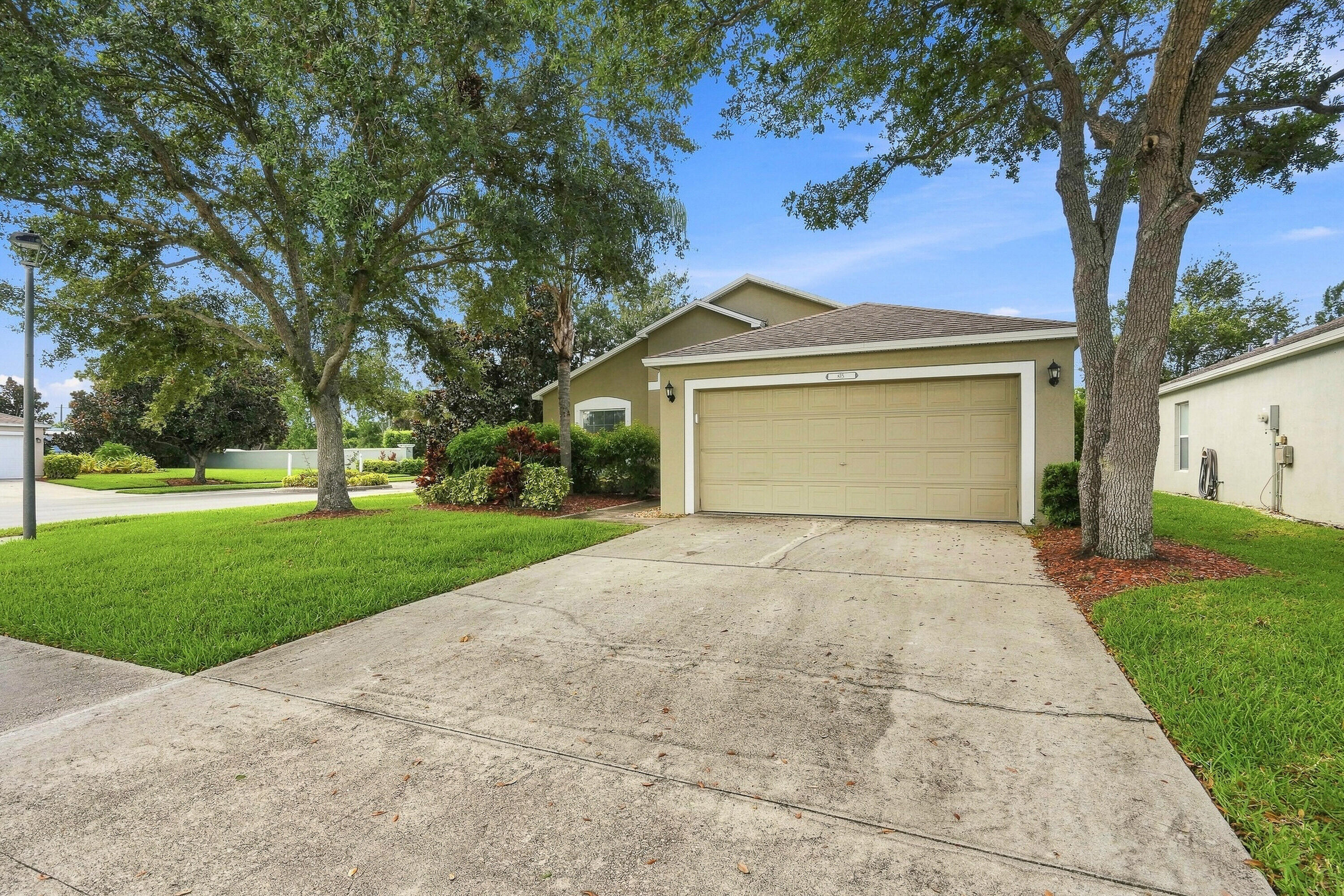 815 Greenleaf Circle Property Photo 30