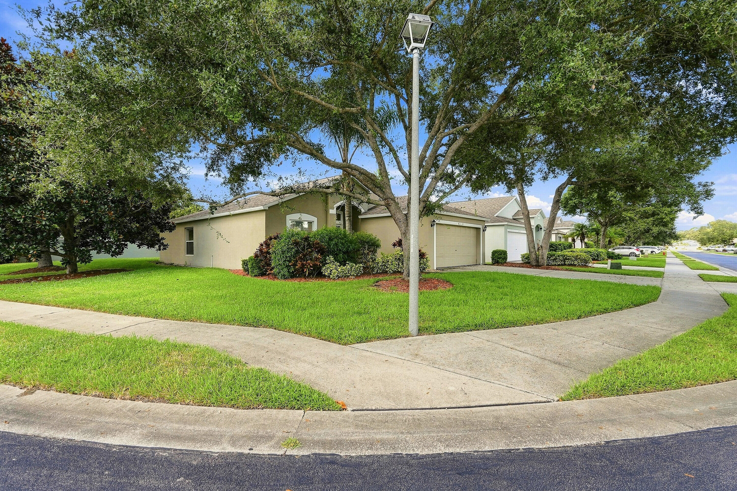 815 Greenleaf Circle Property Photo 31