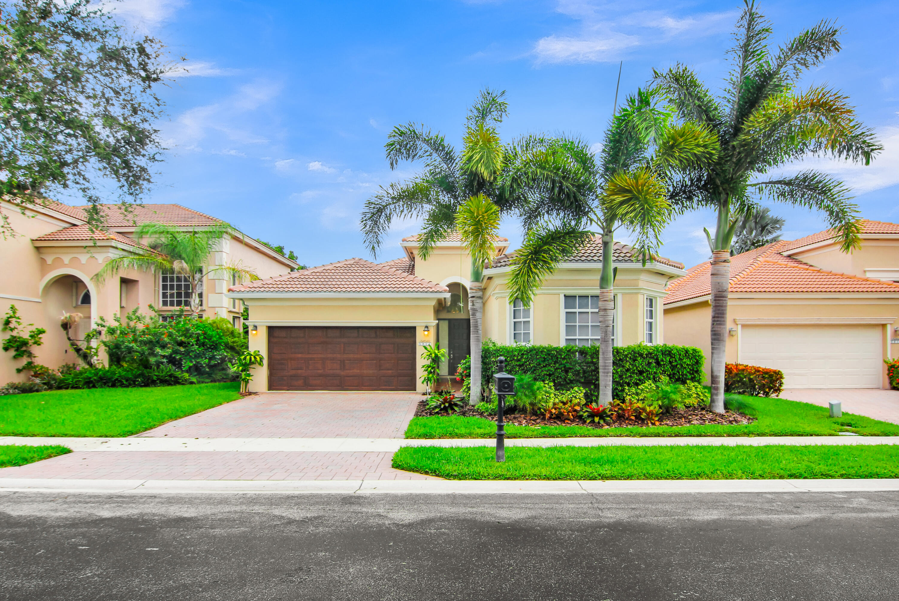 5816 Via De La Plata Circle Property Photo 1