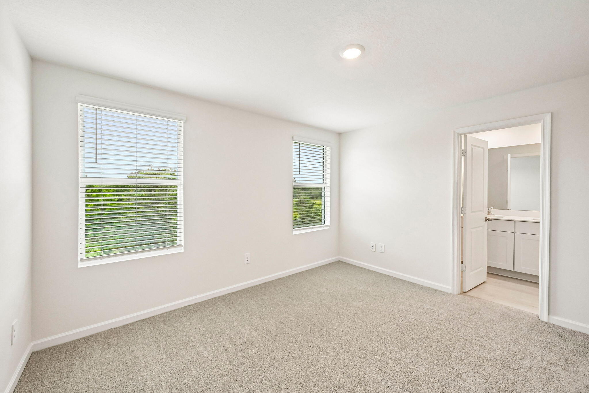 646 Salisbury Circle Property Photo 27