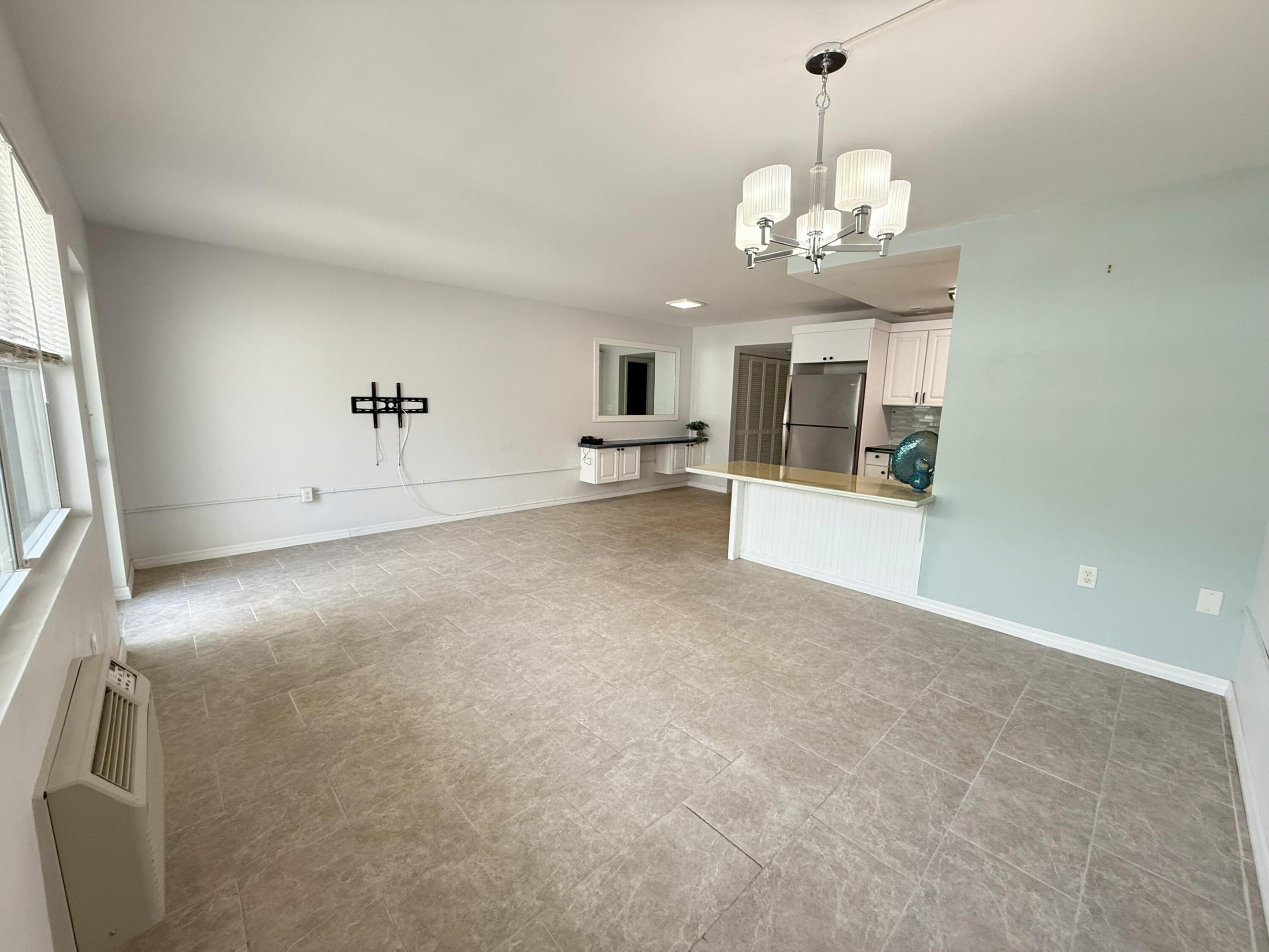 28 Ventnor B Drive Property Photo 5